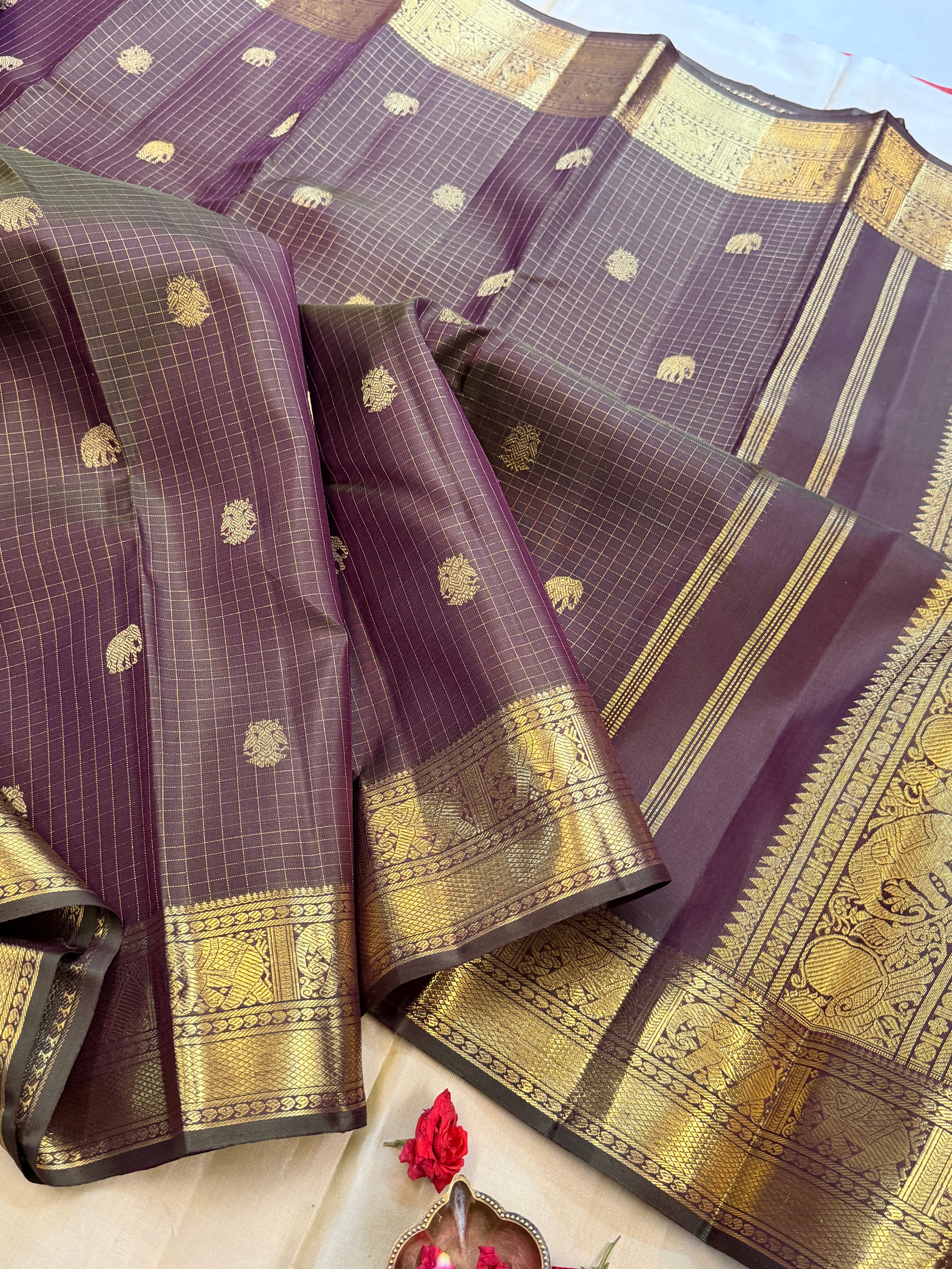 Mann : earthy hues in pure Zari Kanjipuram silk