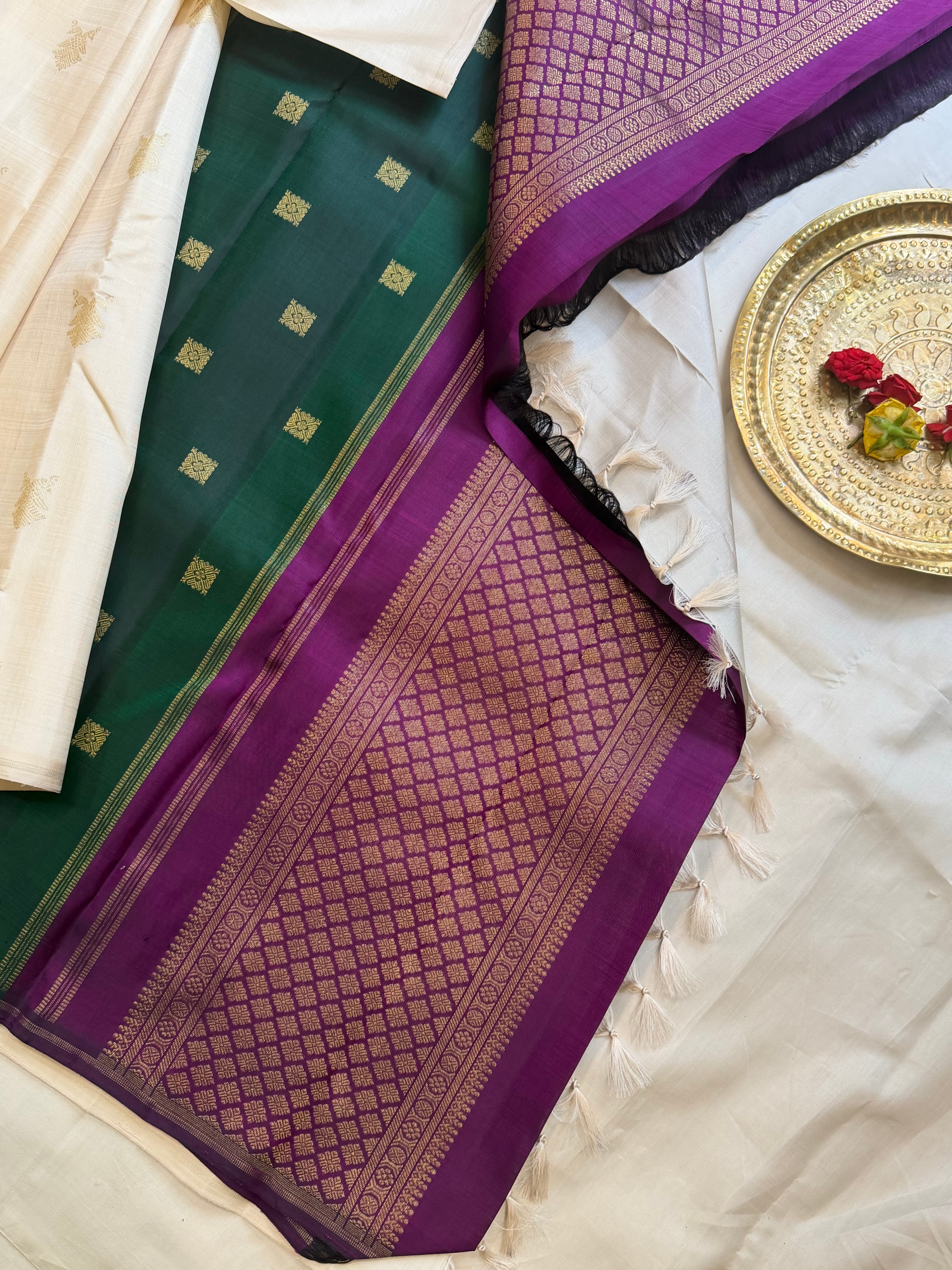 Malligai : off white retta palla  pure Zari Kanjipuram silk