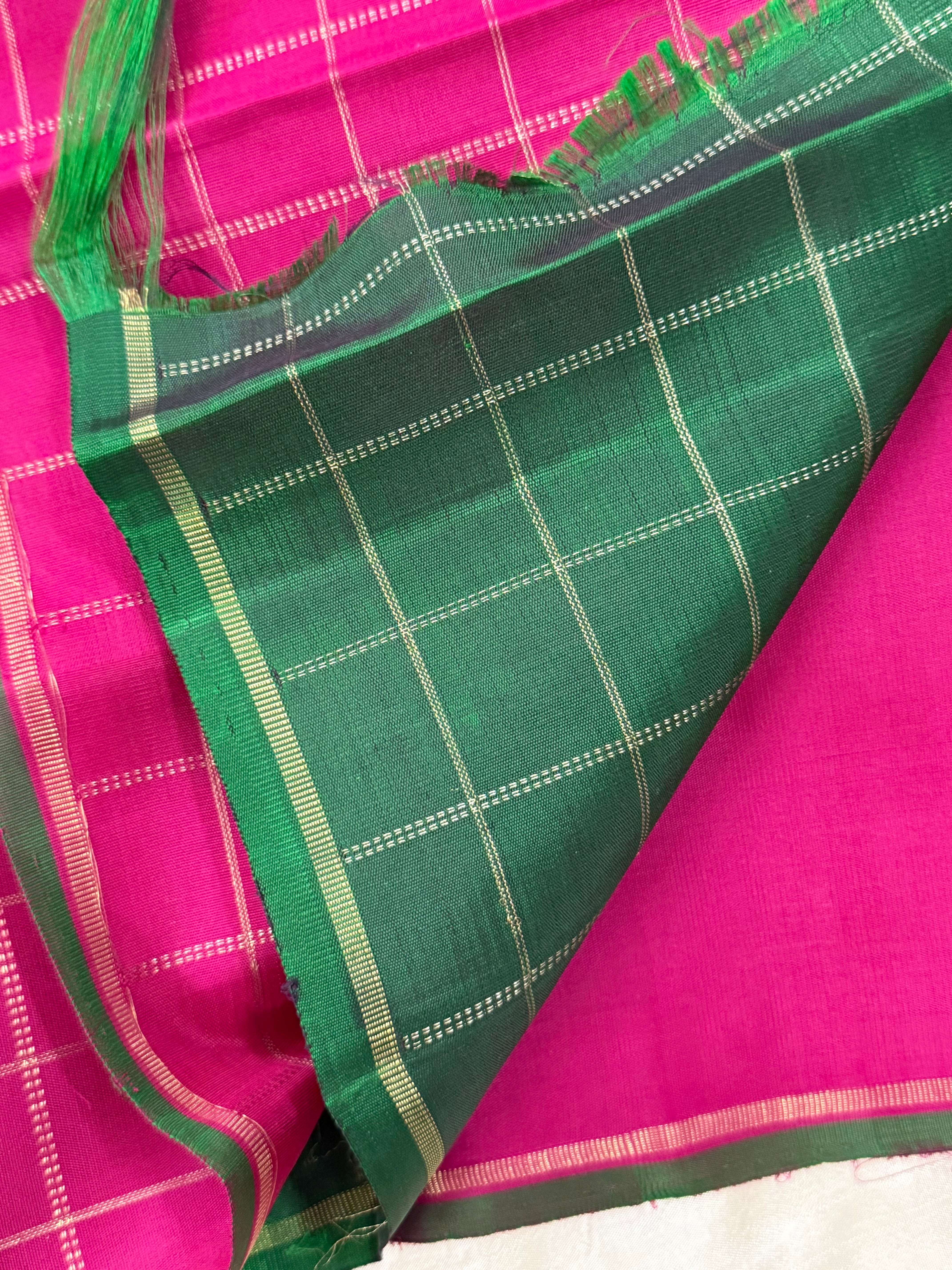 Pink and kattam pallu borderless/ Kanjipuram silk