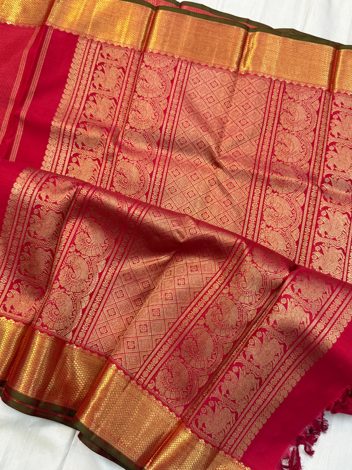 Navarathri - Day 4 Red Colour pure Zari oosivanam/Kanjipuram silk sree Clsa 7775