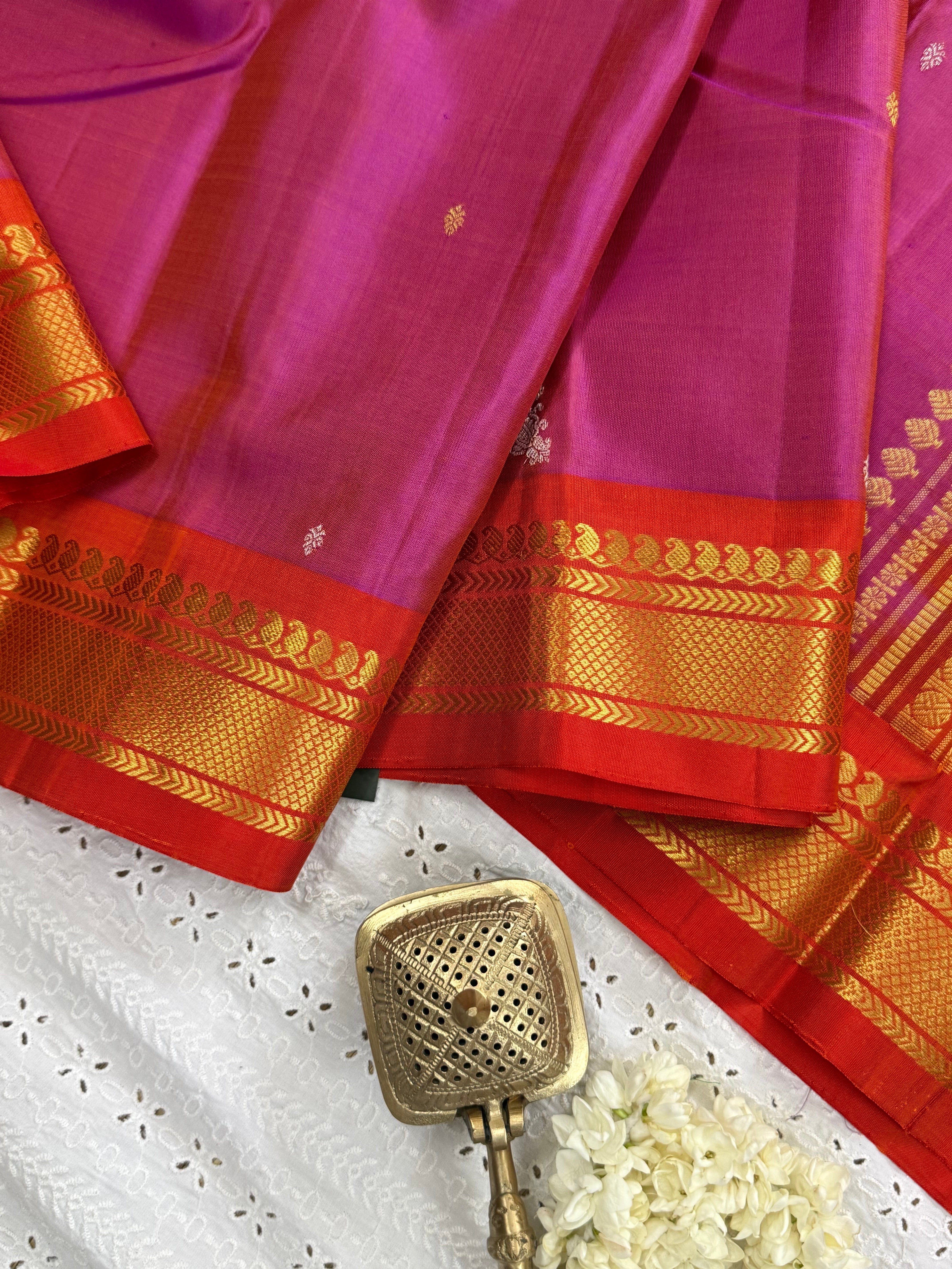 Pinkish orange vintage border / Gadwal silk CL9302