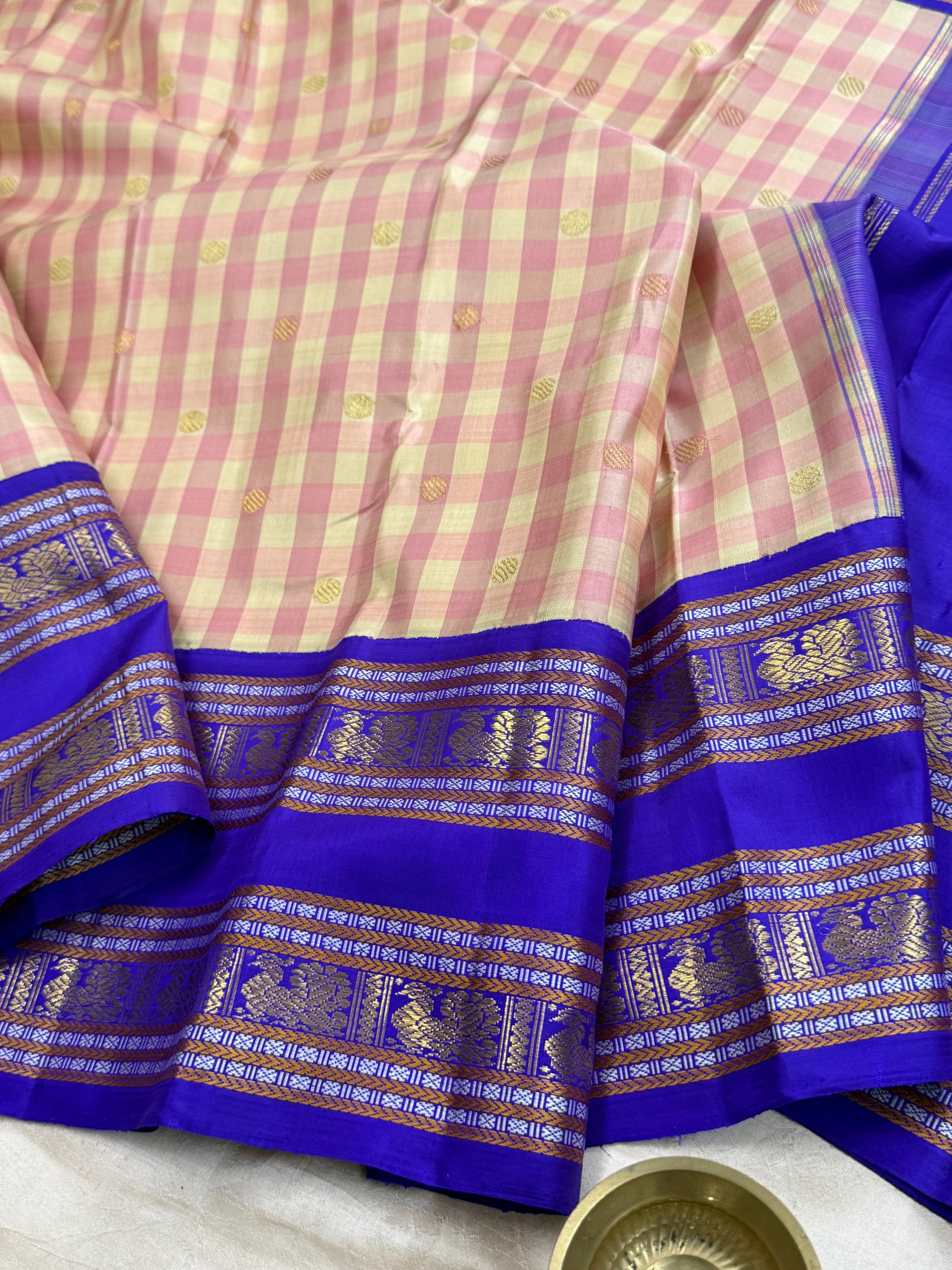 Master weaver - vintage kattam and rettapet border peacock pallu / Kanjipuram Silk