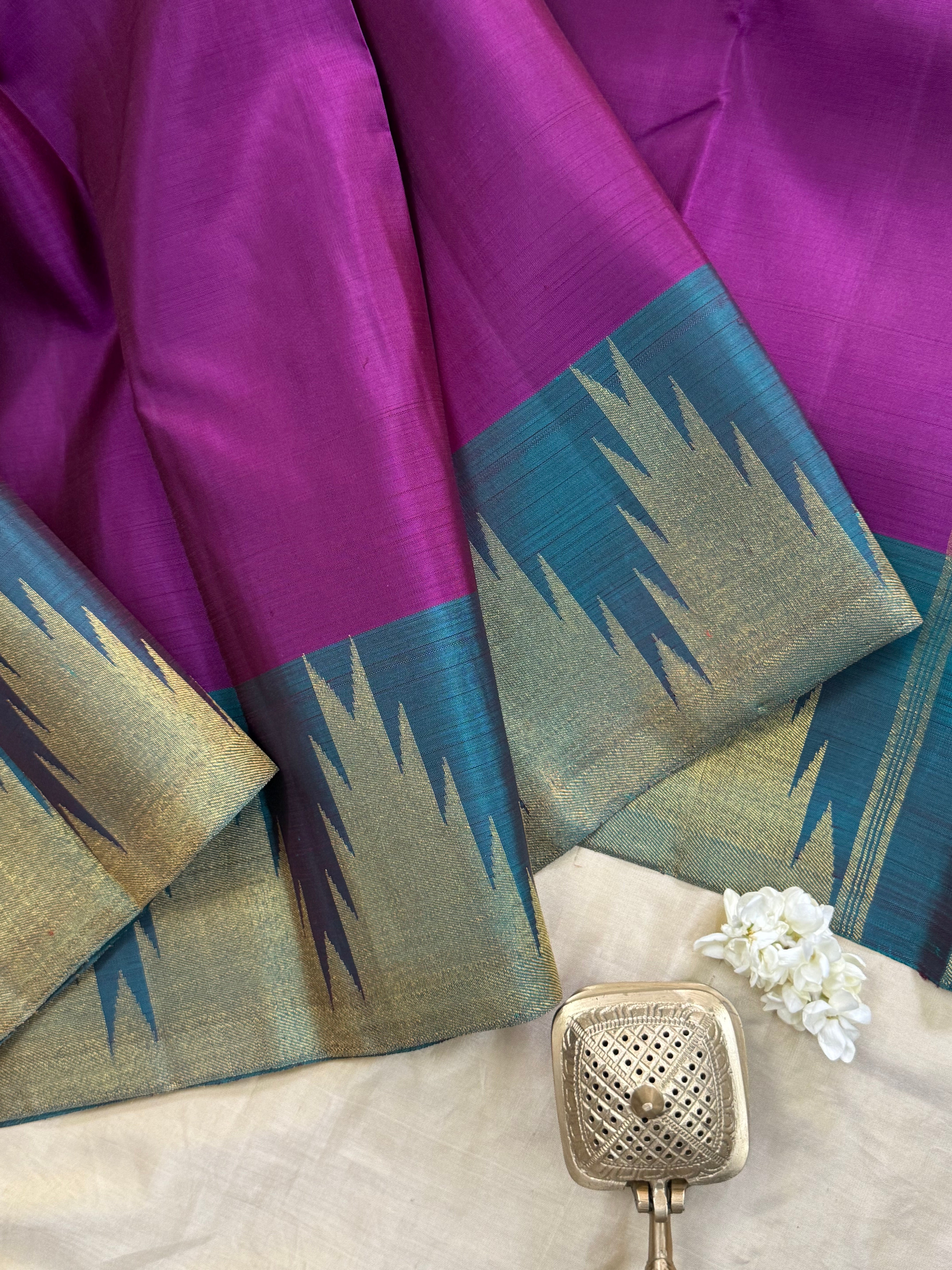 Vadamalli and teal blue border 8 kol temple/ Kanjipuram silk CLSA3076