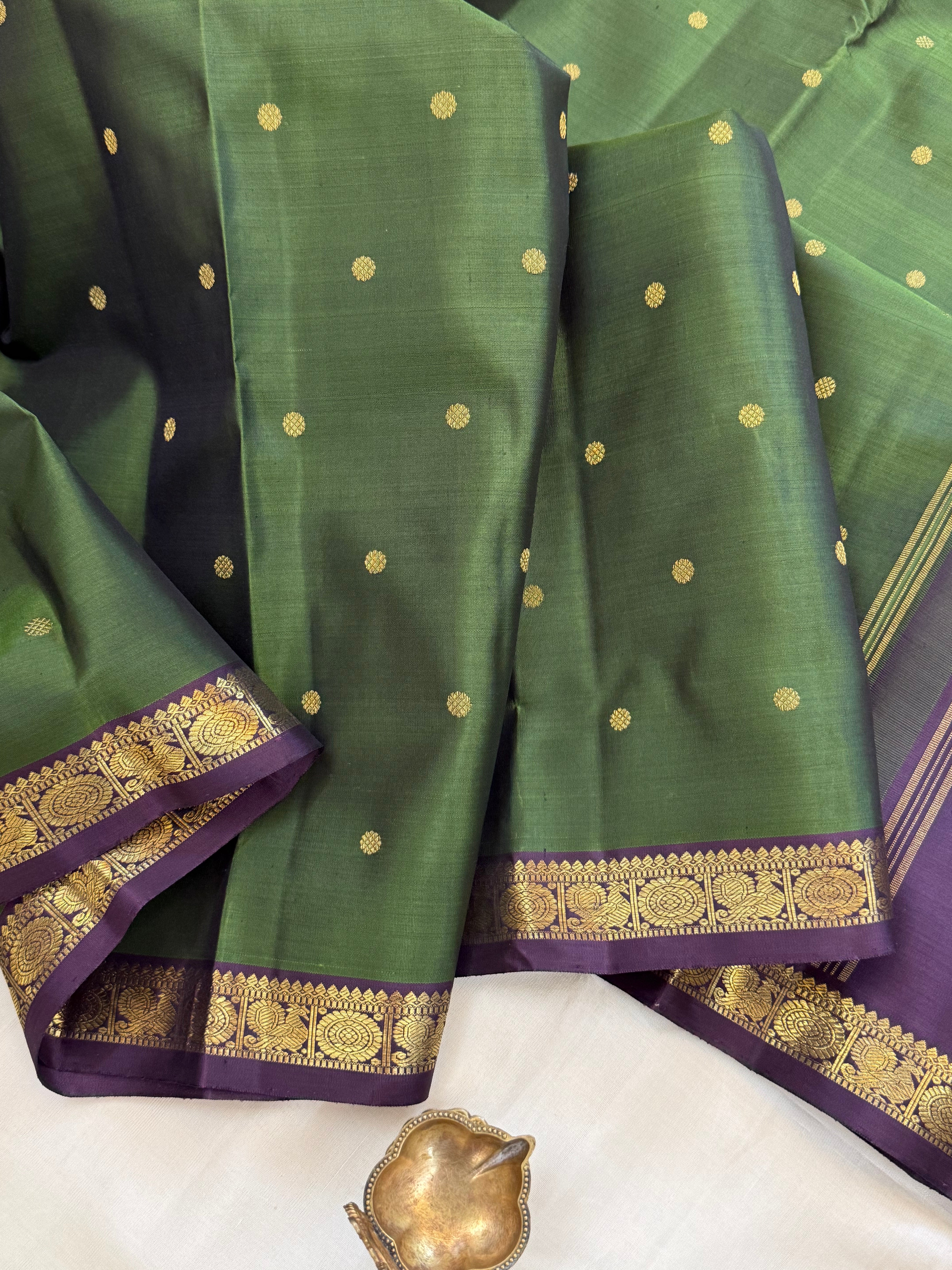 Chatniy green small border / kanjipuram silk saree clsa 11144