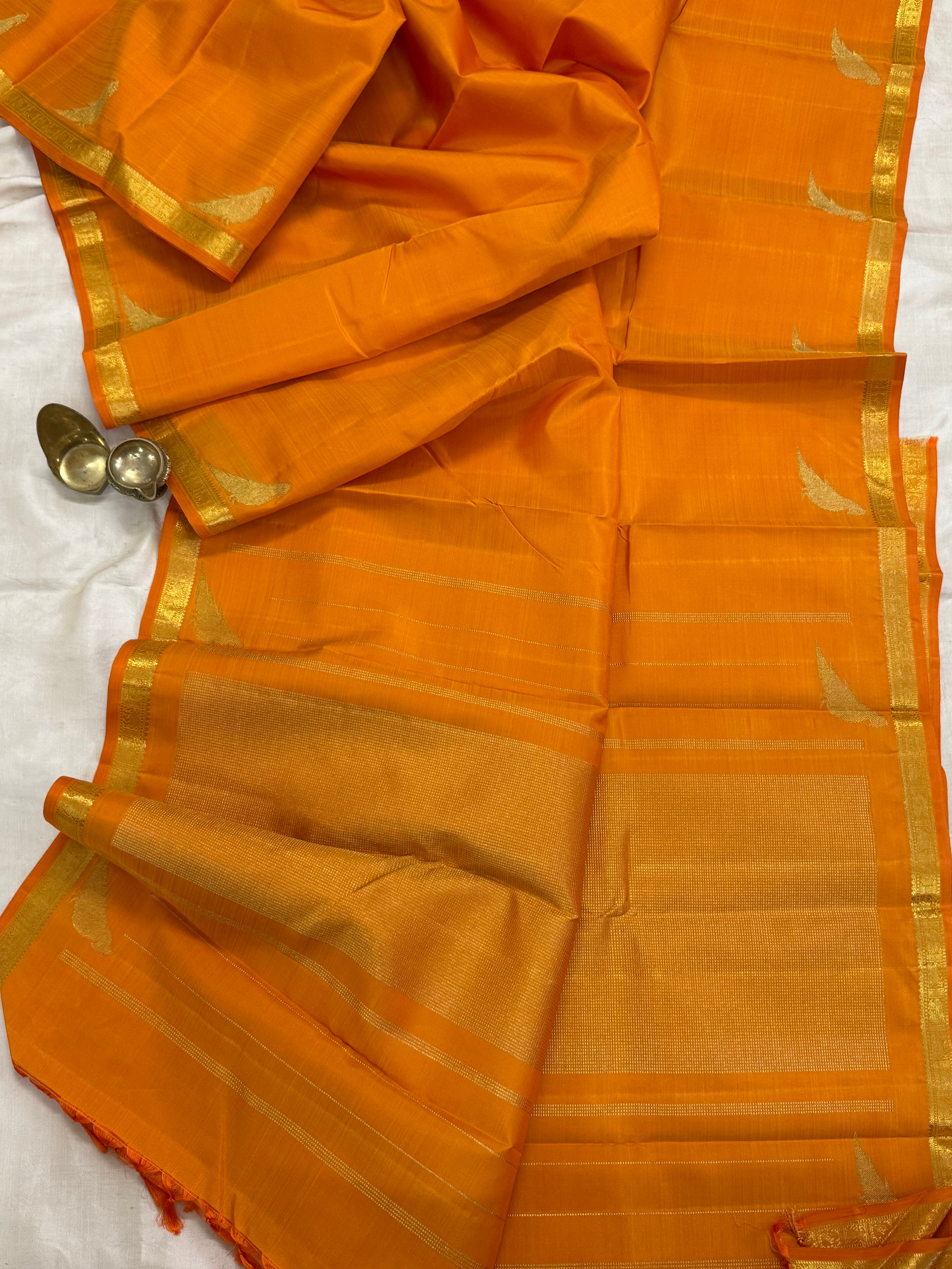order  Rustic orange killi border butta / Kanjipuram silk