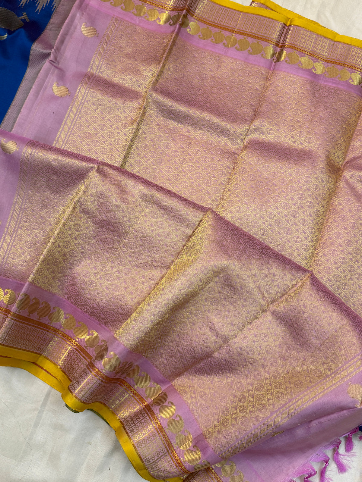 Gadwal silk blue shot colour temple Korvai clsa 7355