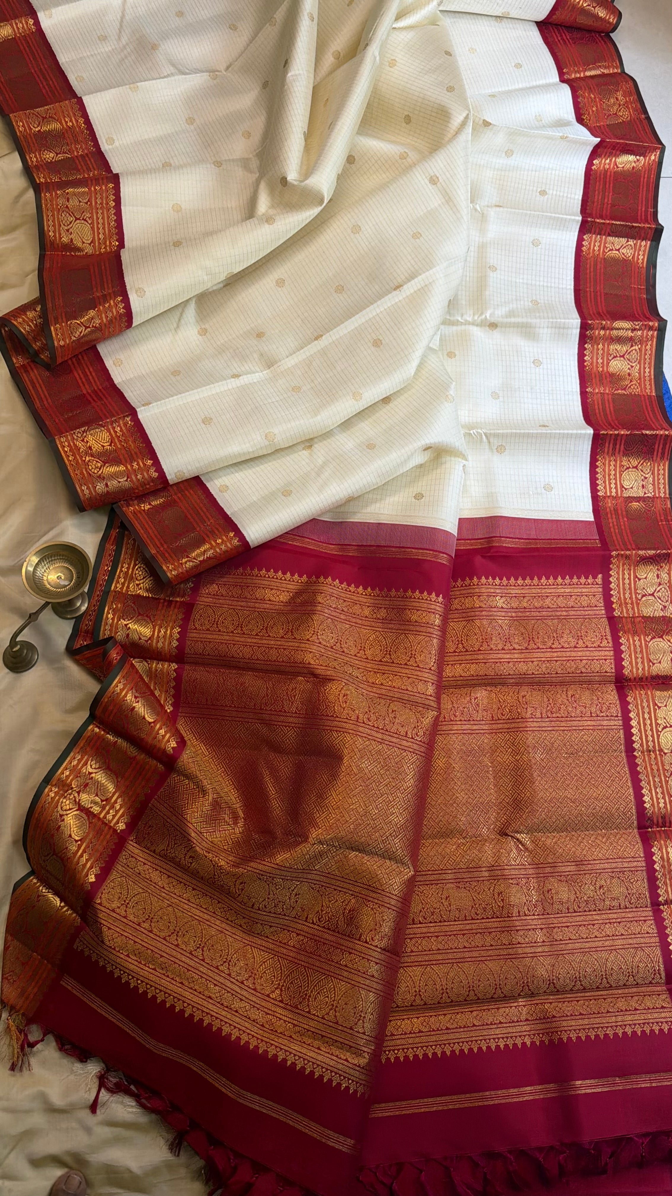 Off white Zari Kattam Korvai / Kanjipuram silk