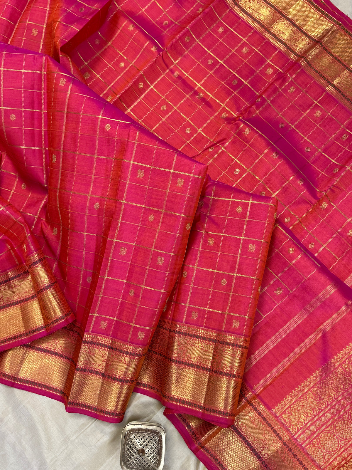Peach pink with Pure Zari small Annam chakram Kattam butta /kanjipuram silk saree clsa 7739