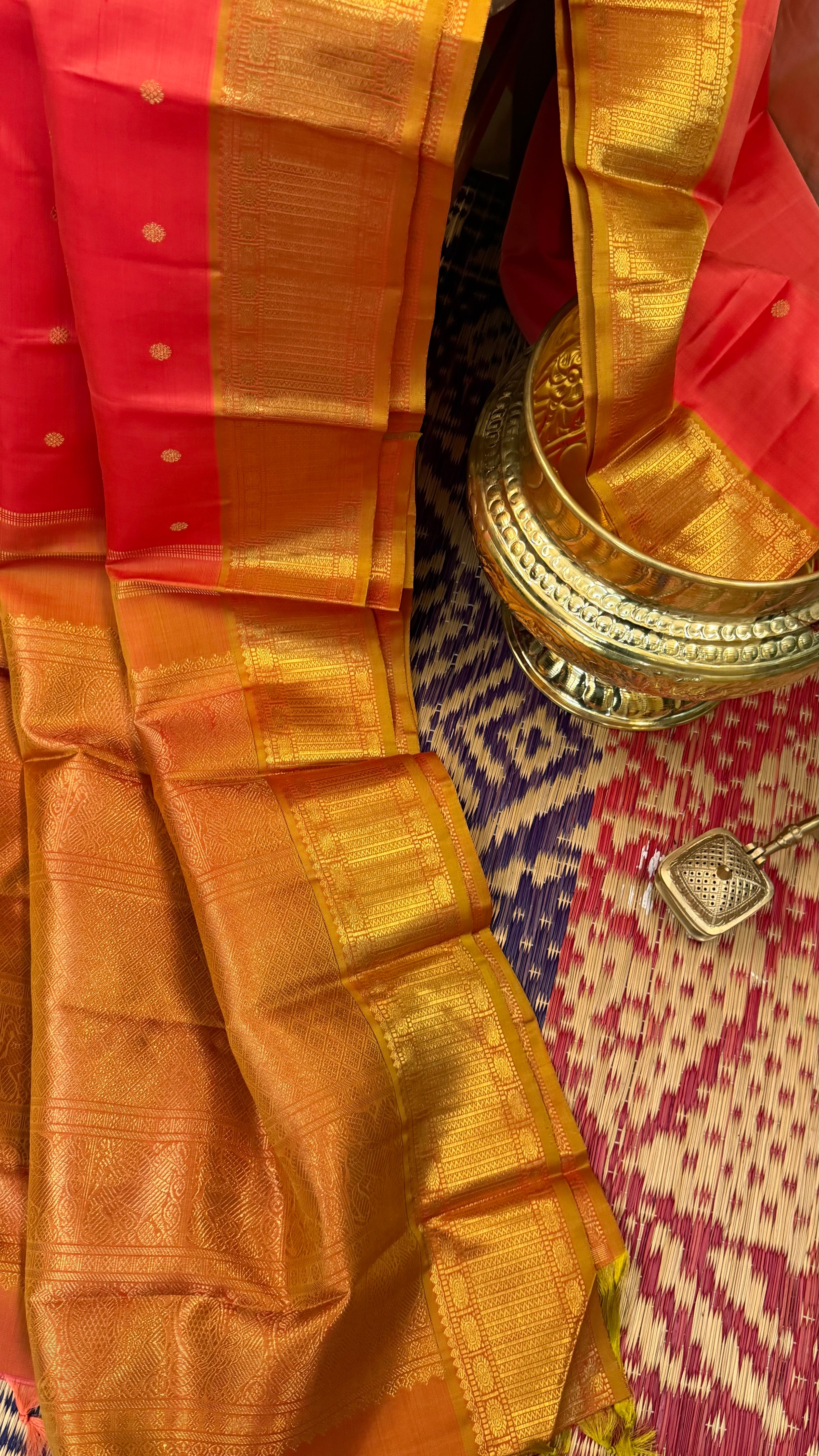 Swapnam : light kanagambaram bentex/ Kanjipuram silk