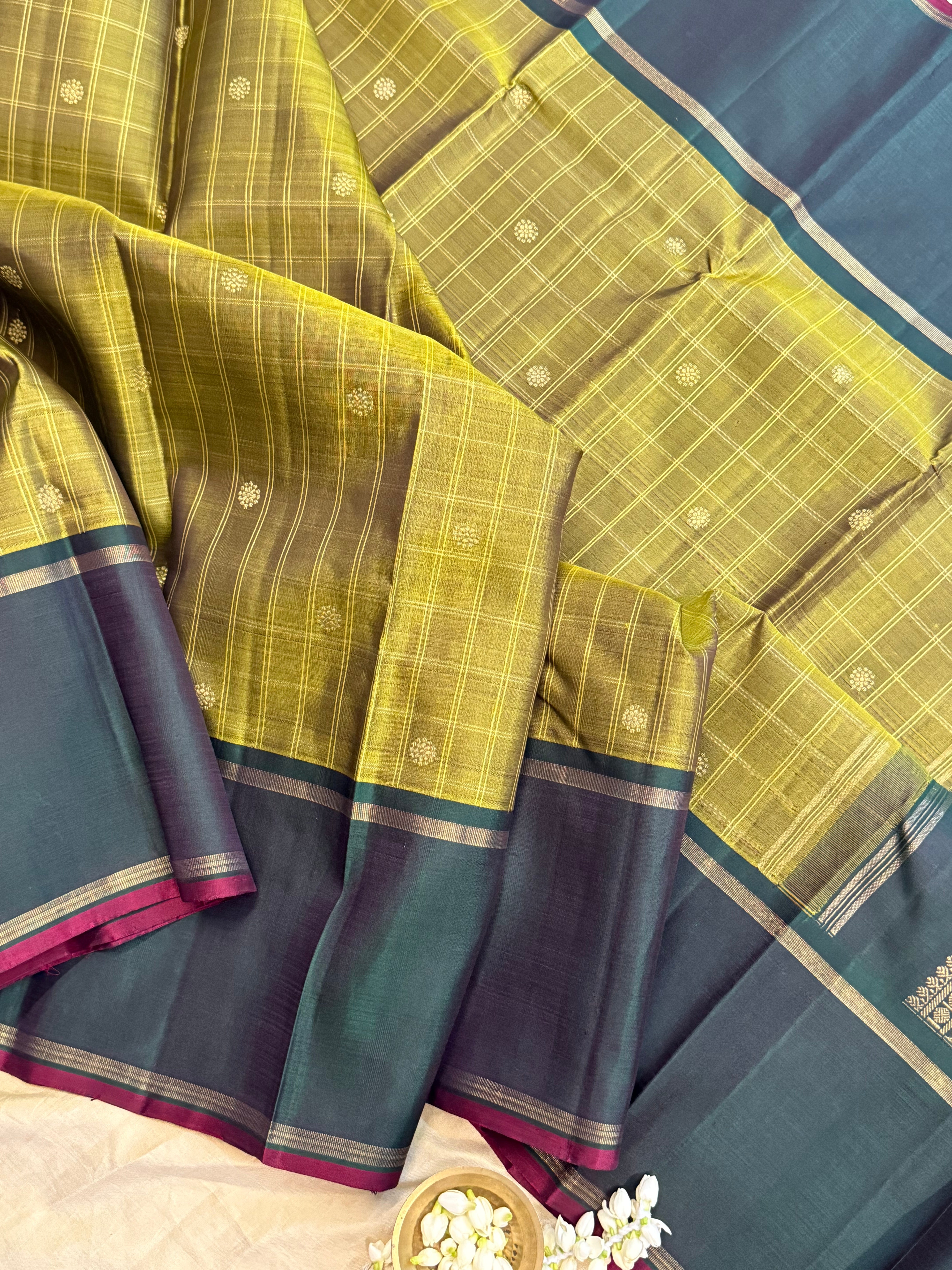 Olive green kattam butta and dark green/ Kanjipuram silk