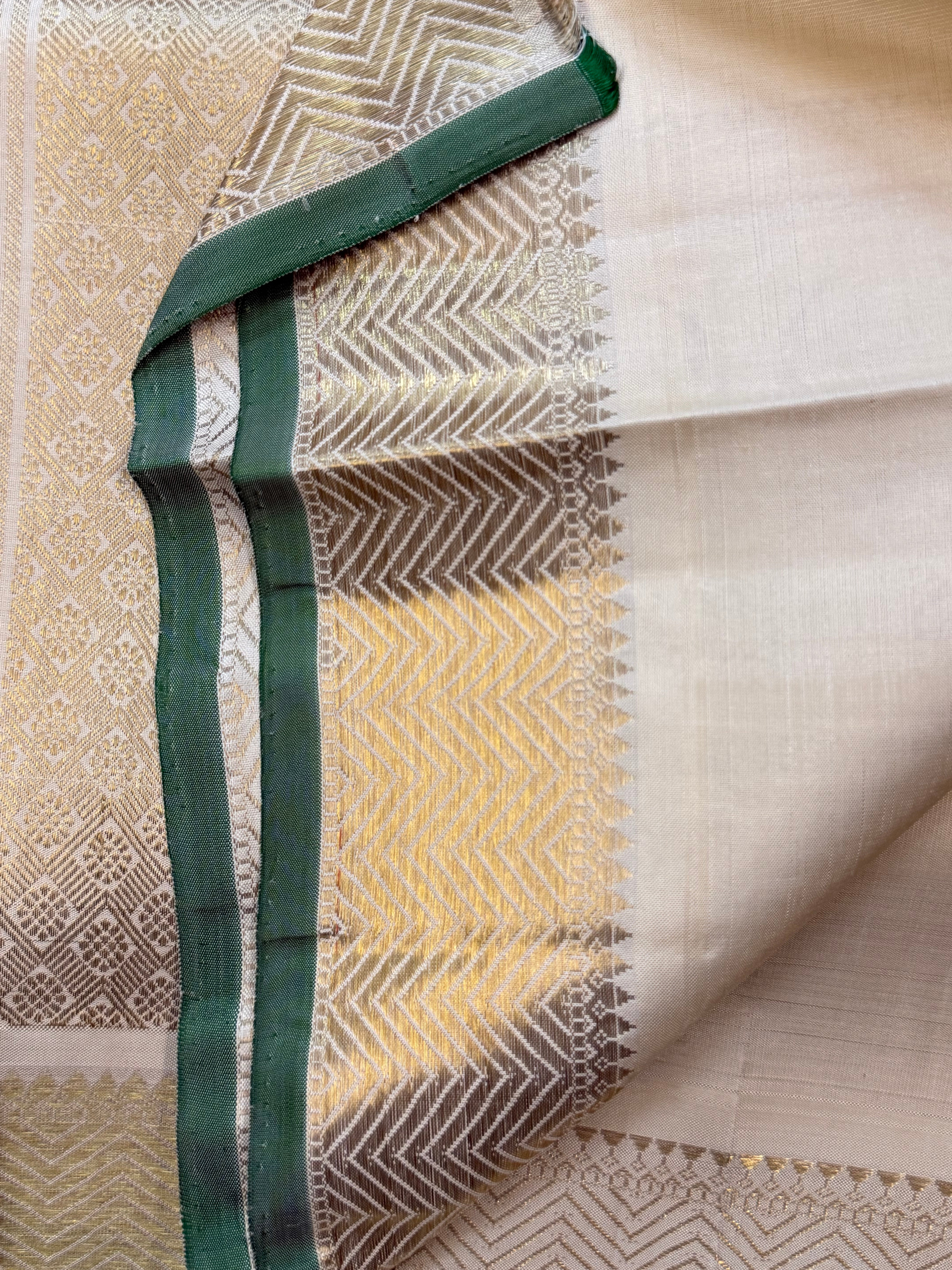Onam edit - Offwhite yazhi round butta / Kanjipuram silk CLSA4434