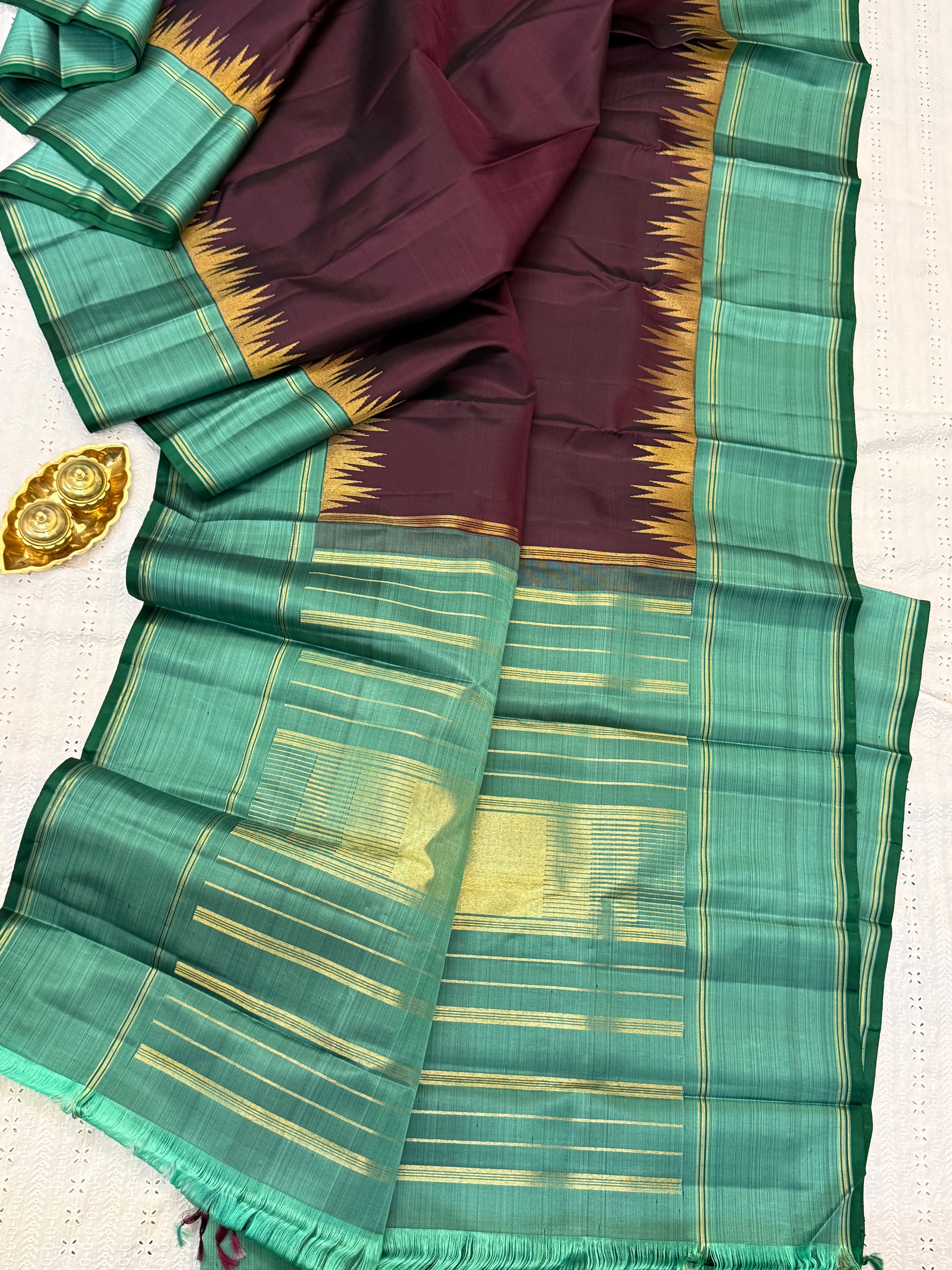 V pakku with temple retta pet border/ kanjipuram silk saree CLSA10491