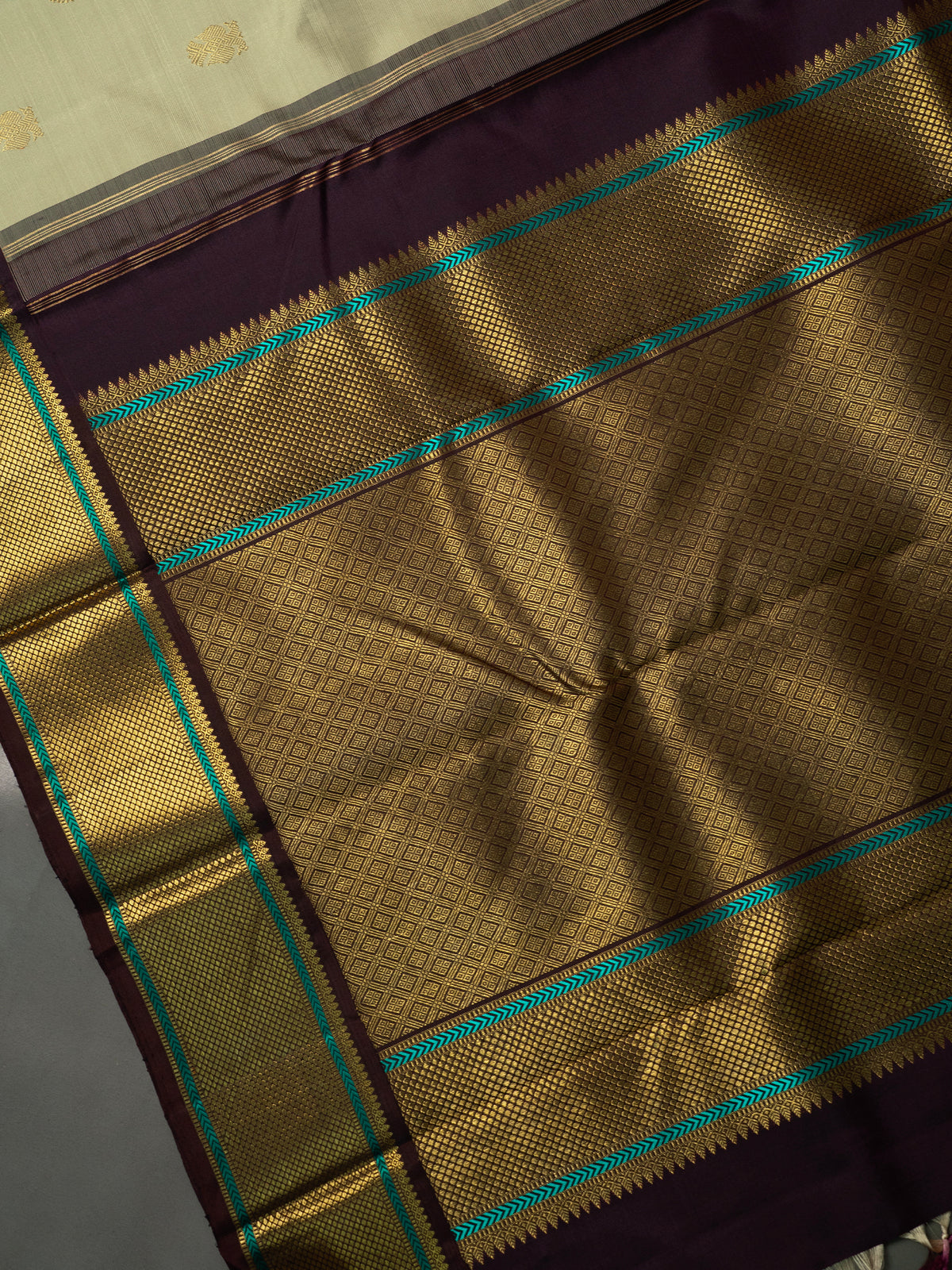 Dusky Elakai Korvai Kanjipuram Silk Saree CLSA11334