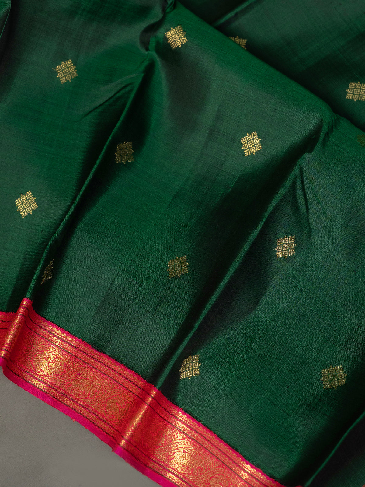 Dark green small border Korvai Kanjipuram Silk Saree CLSA11317