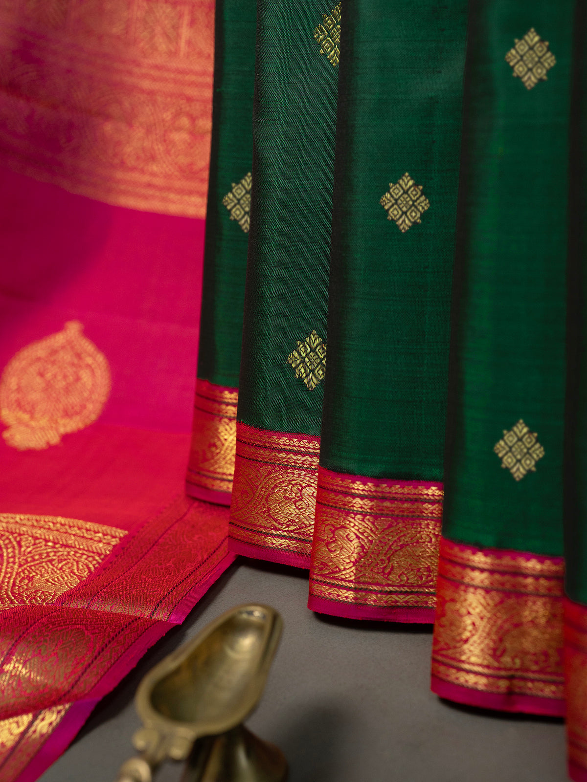 Dark green small border Korvai Kanjipuram Silk Saree CLSA11317
