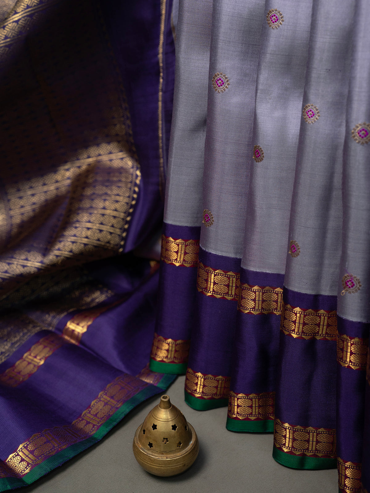 Greyish blue Meena Butta Korvai Kanjipuram Silk Saree CLSA10978