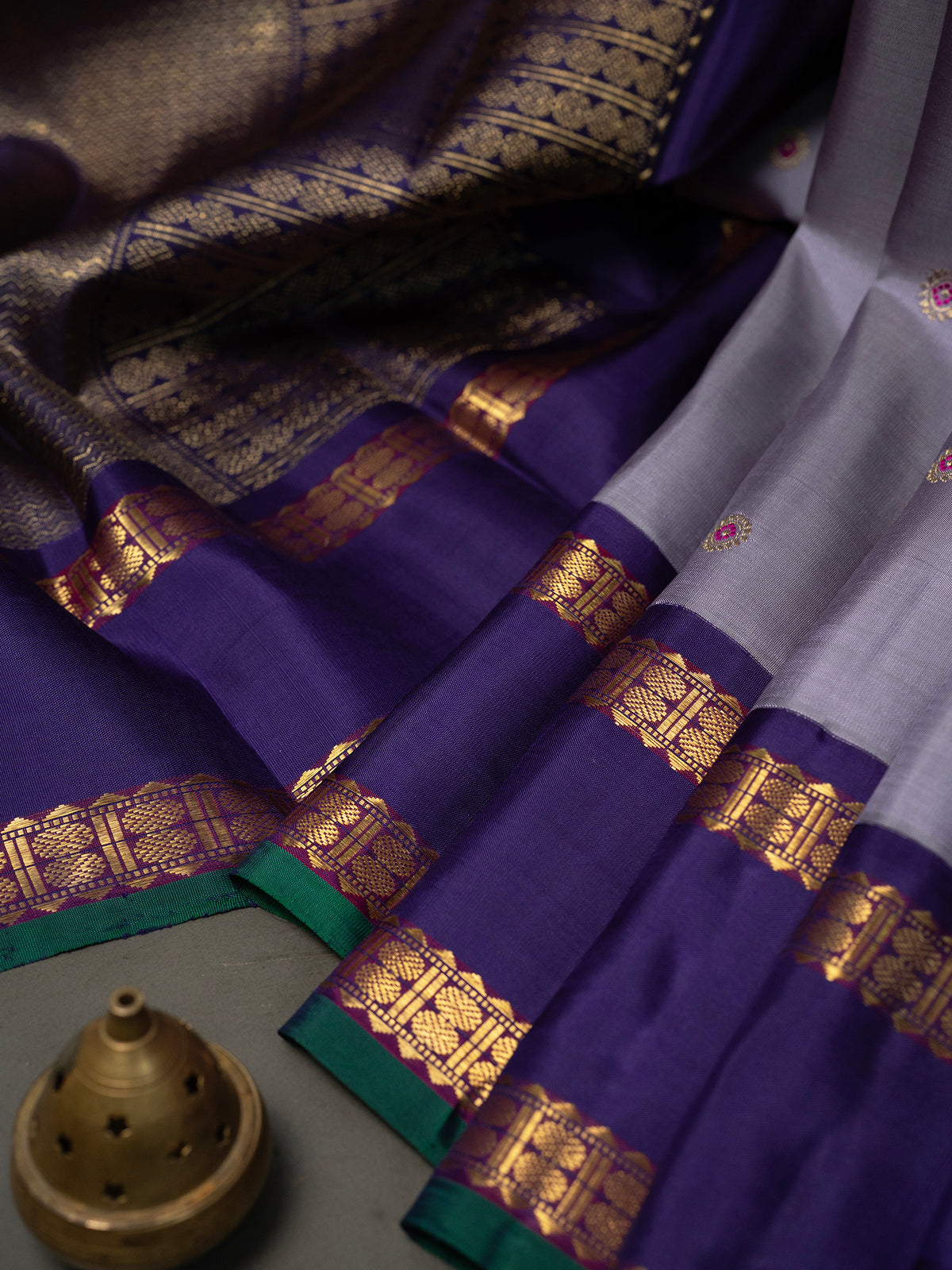 Greyish blue Meena Butta Korvai Kanjipuram Silk Saree CLSA10978