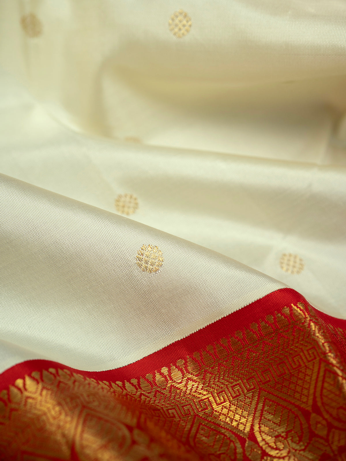 Off white jada Nagam pet Kanjipuram Silk Saree CLSA10387