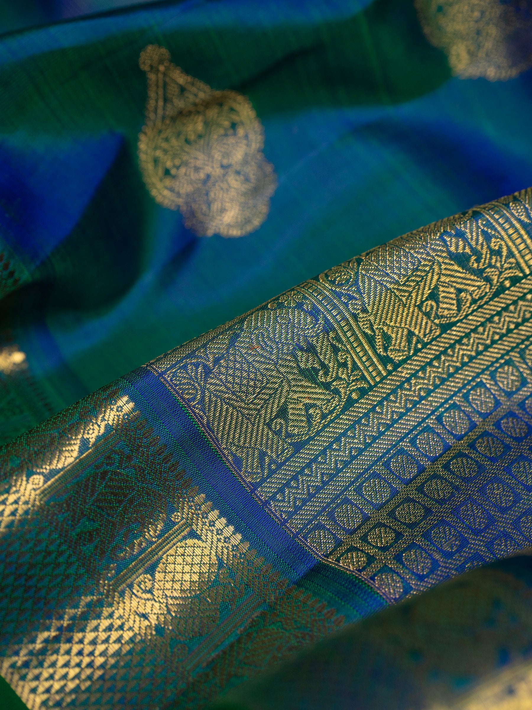 Mayilkazhuthu vairaoosi Kanjipuram Silk Saree CLSA10988