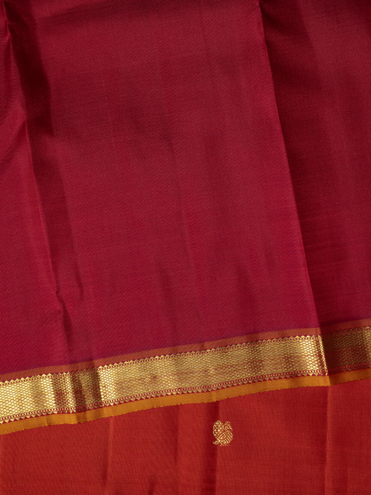 Reddish orange small border and unique pallu/ Kanjipuram Silk Saree CLSA11742