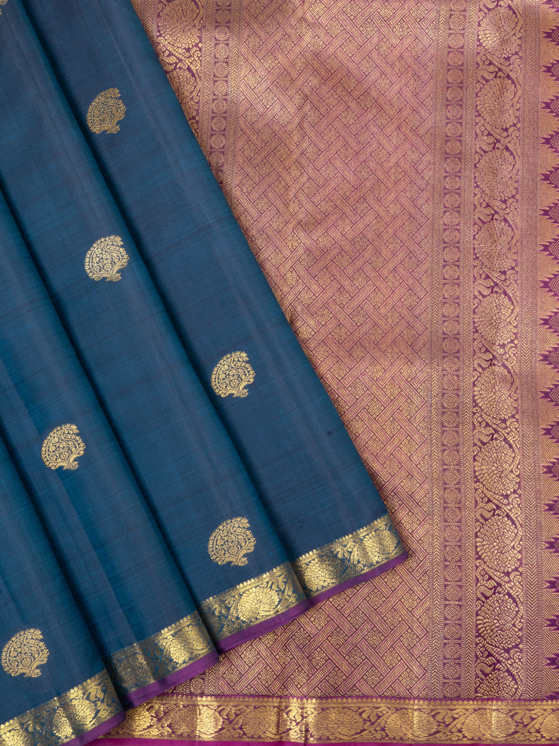 Mayilkazhuthu and purple small border/ Arani silk CLSA4276