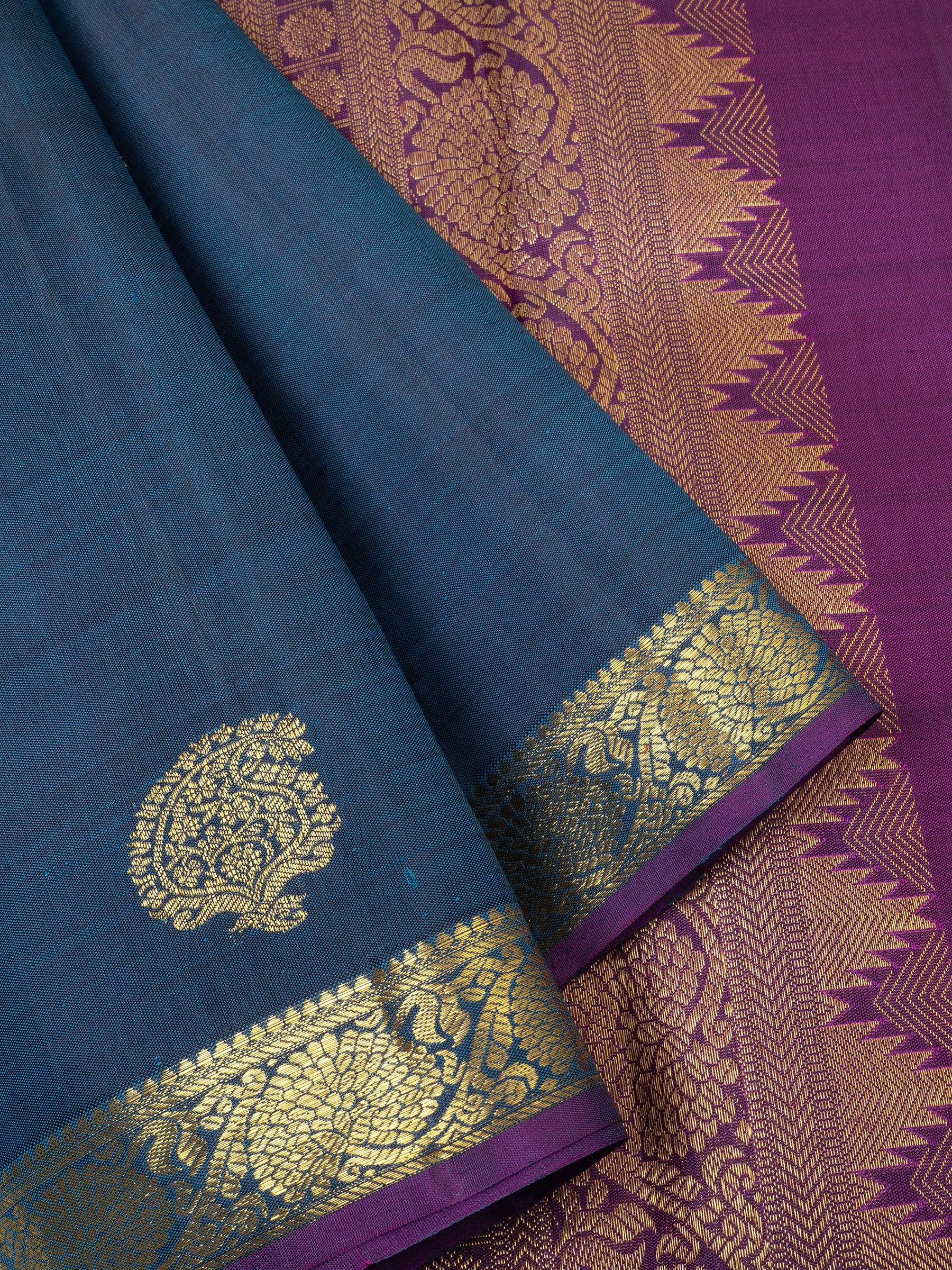 Mayilkazhuthu and purple small border/ Arani silk CLSA4276