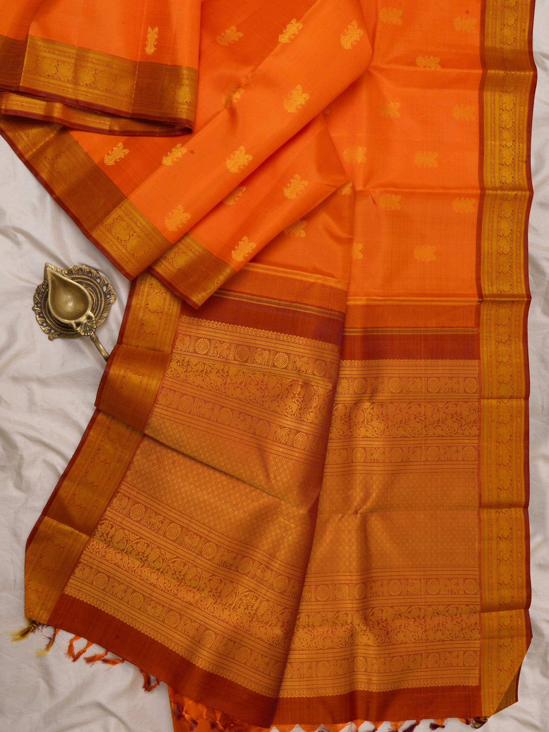 Orange Iruthalaipakshi thread work /Arani silk CLSA3421