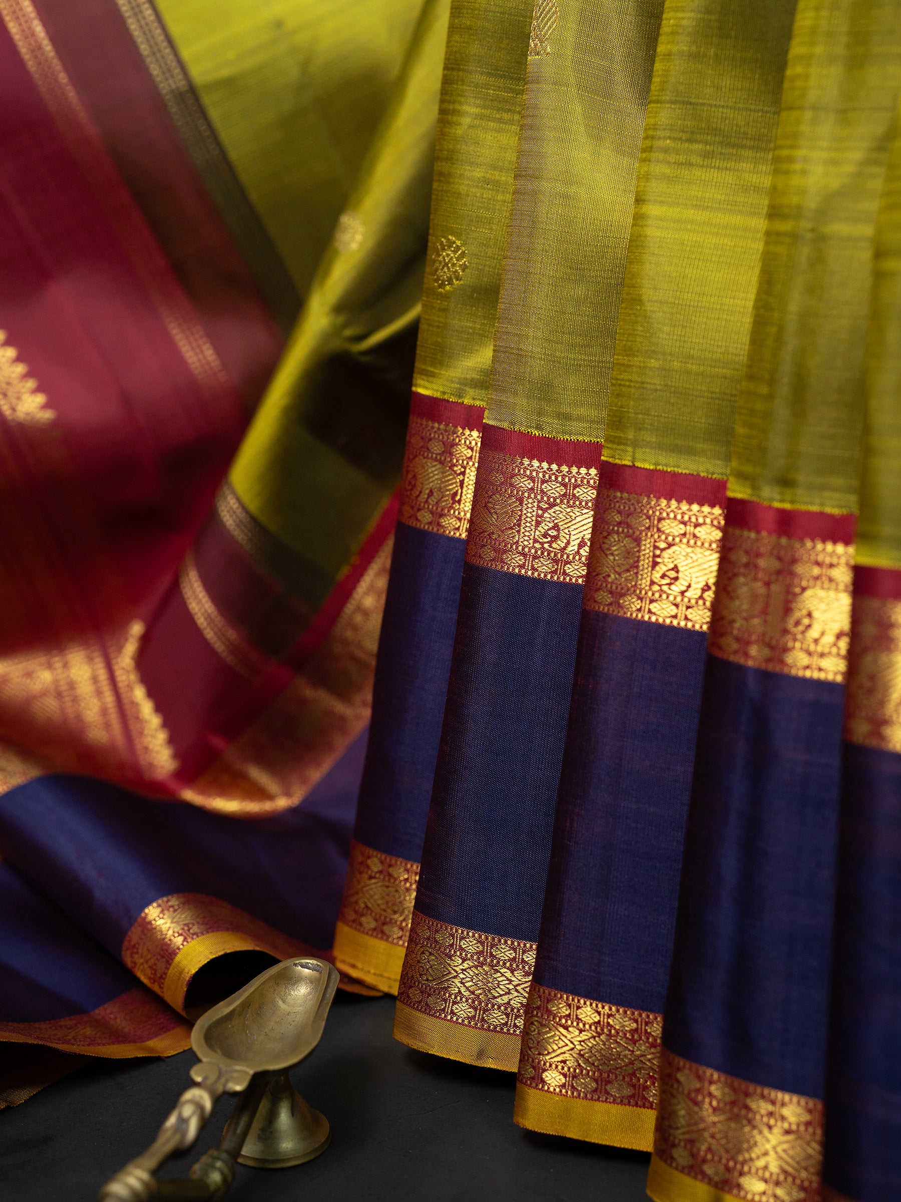 Vintage green retta pet Kanjipuram Silk Saree CLSA10616