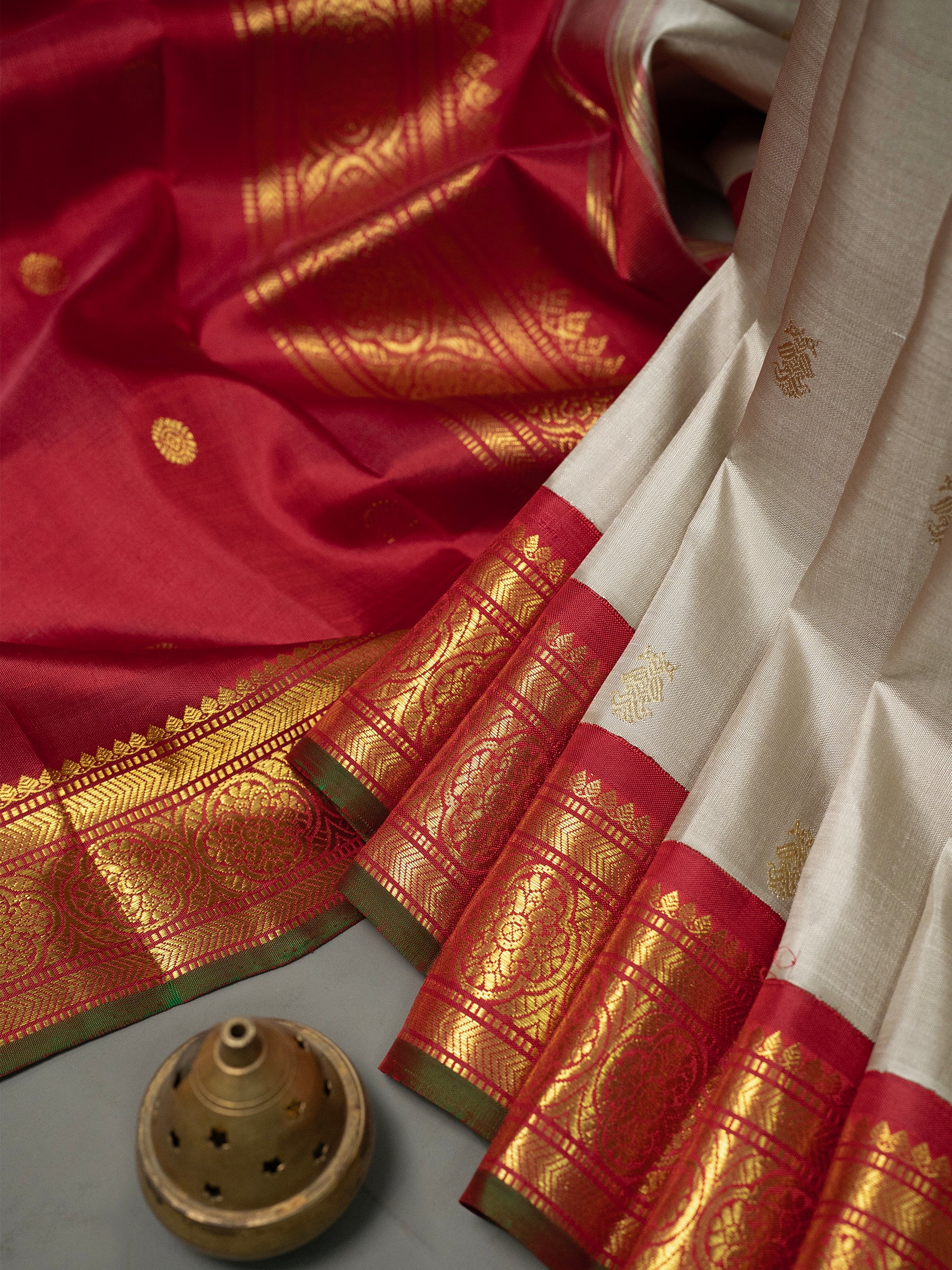 Beige Kai Korvai Kanjipuram Silk Saree CLSA8899