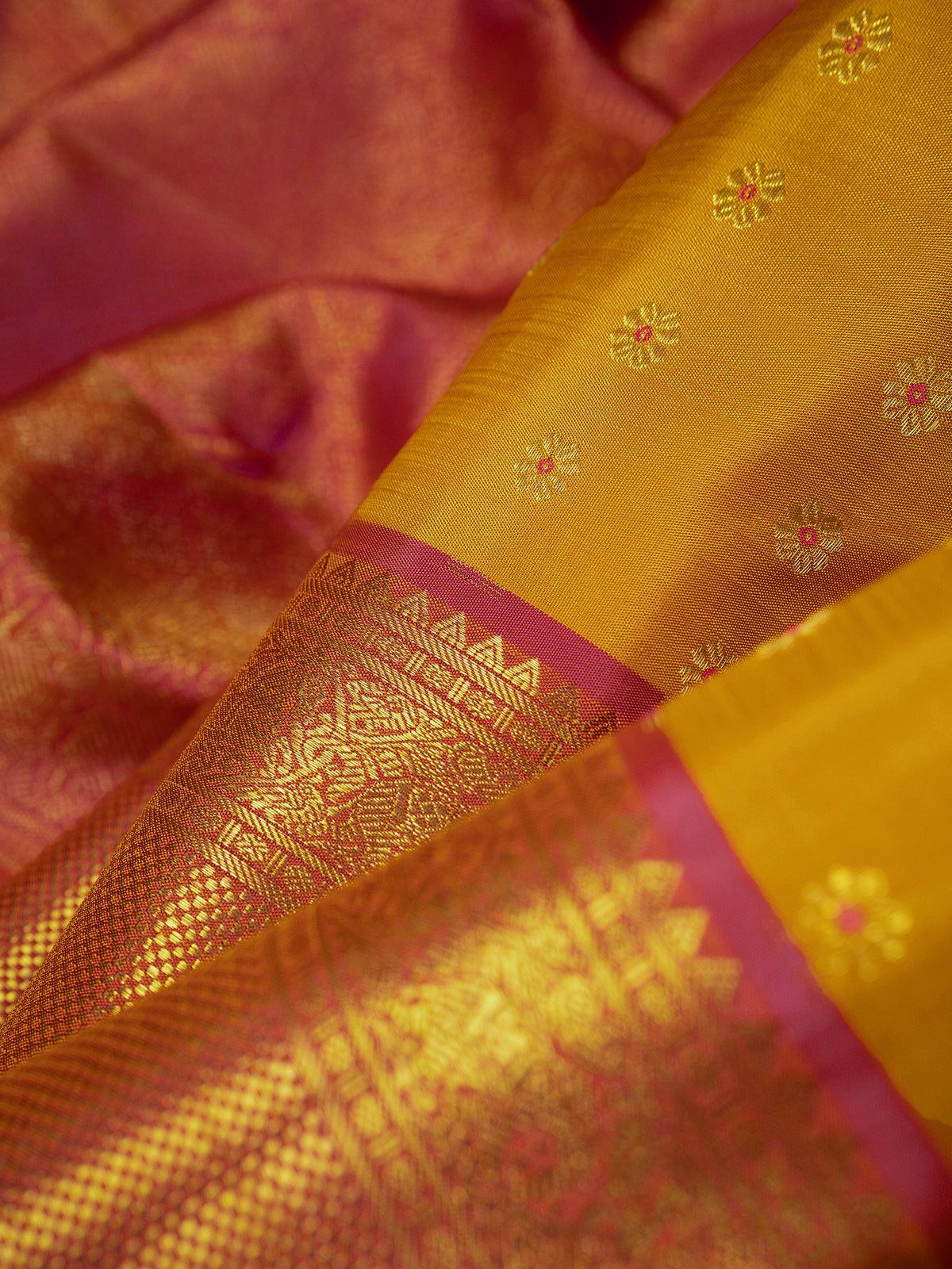 Golden yellow Thodar Butta /Kanjipuram Silk Saree CLSA11688