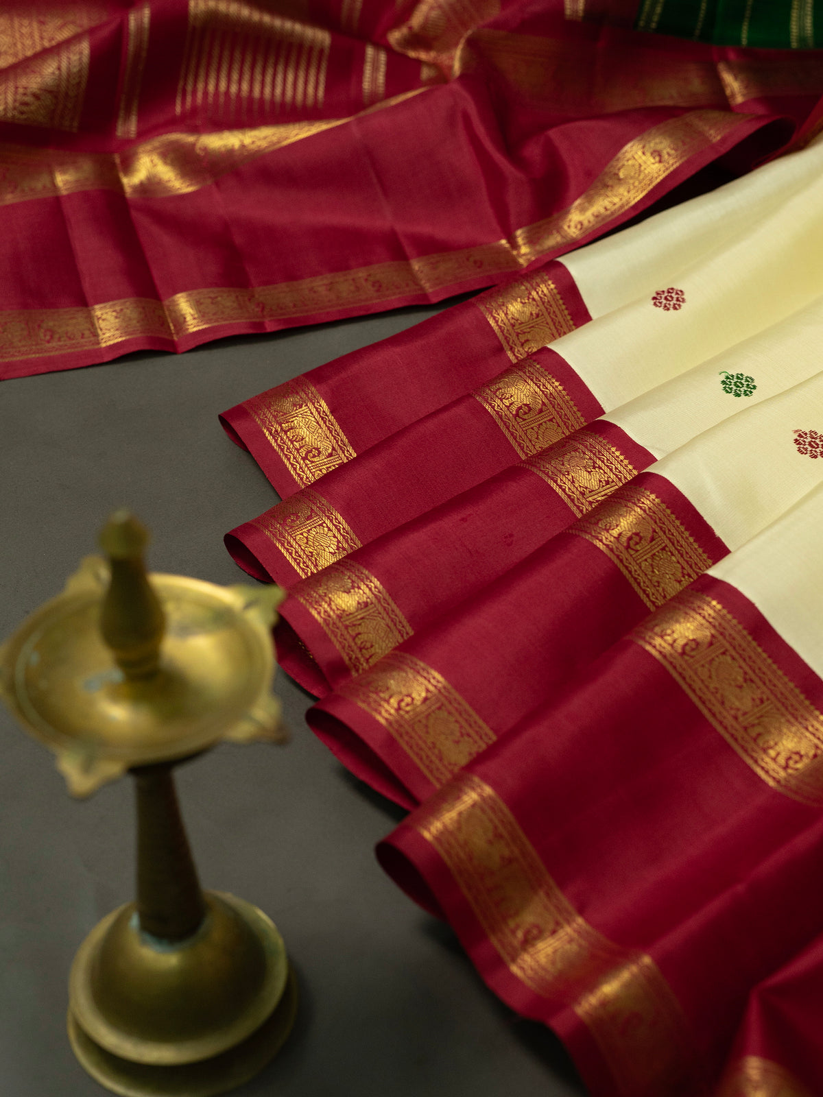 Off white double palla / Kanjipuram Silk Saree CLSA10867