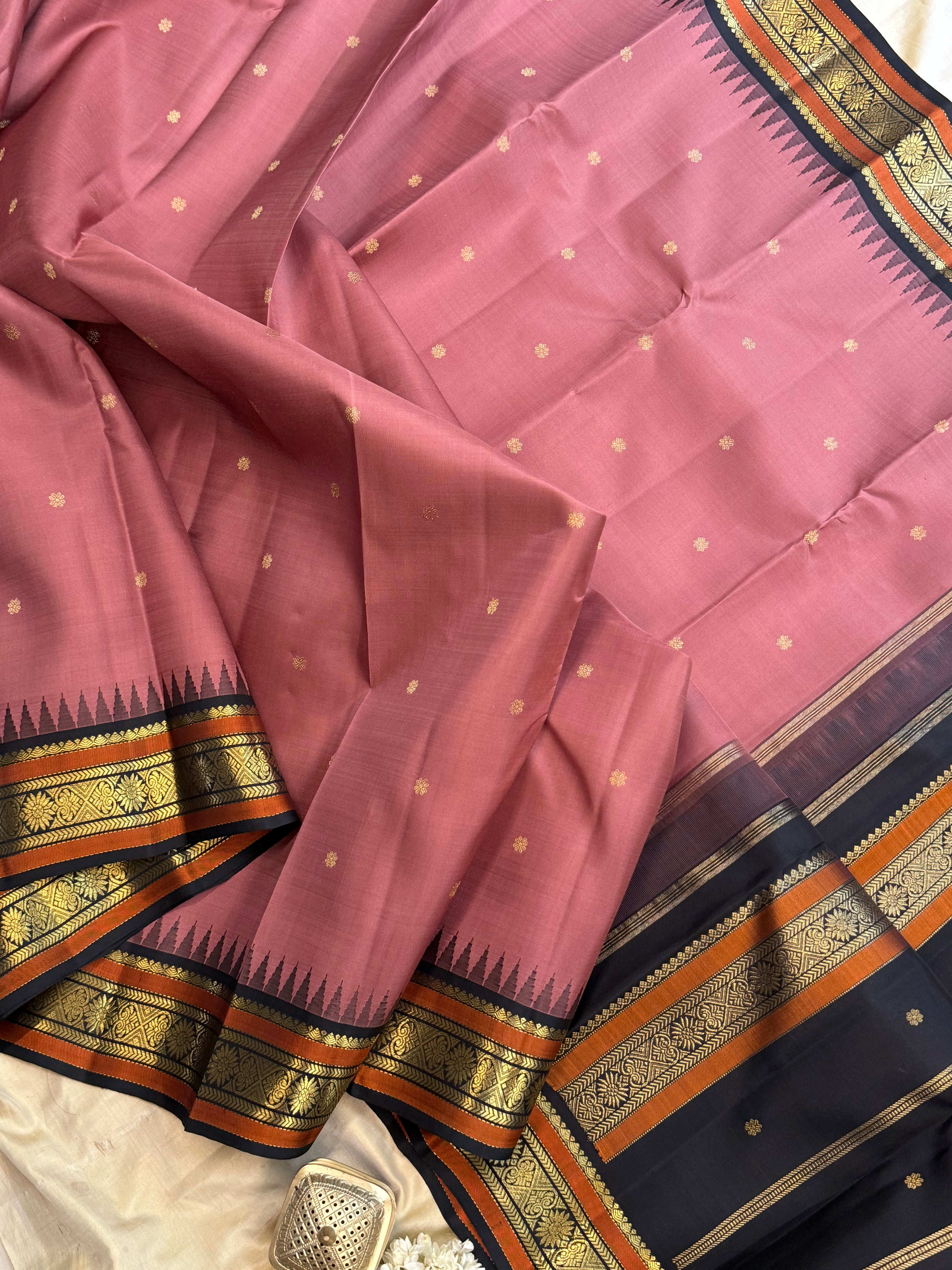 Rosewood pink and black kai korvai/ Kanjipuram silk