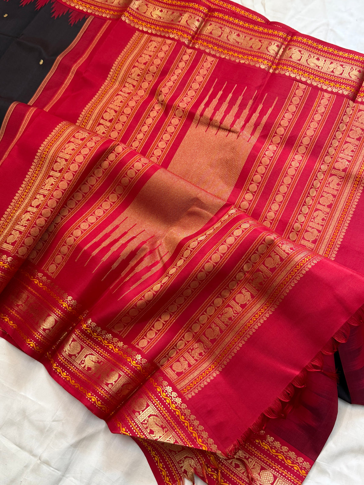 Deep paaku color and red / Special edition kanjipuram silk
