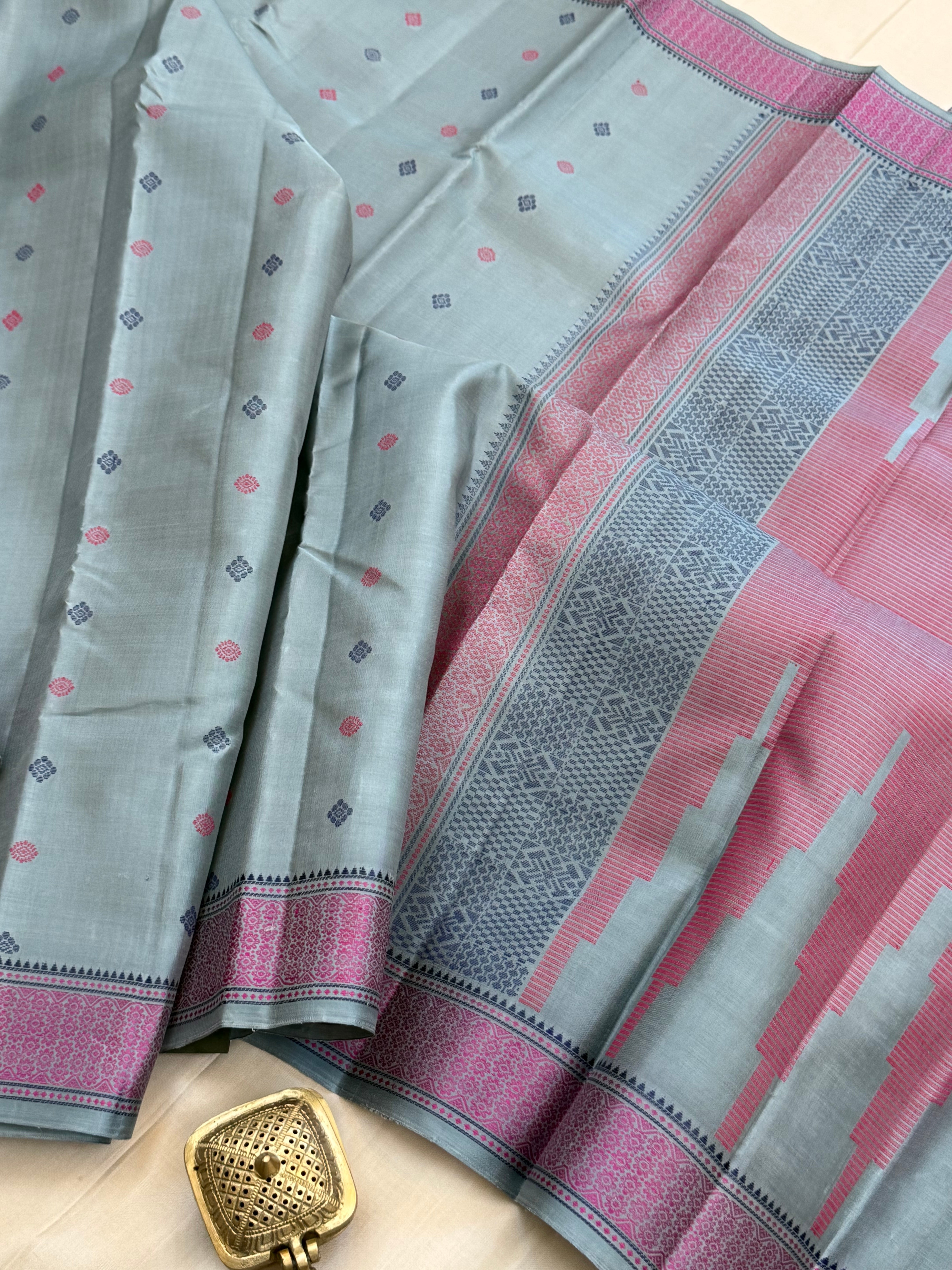 Grey butta / Varnangal Thread work CLSA11252