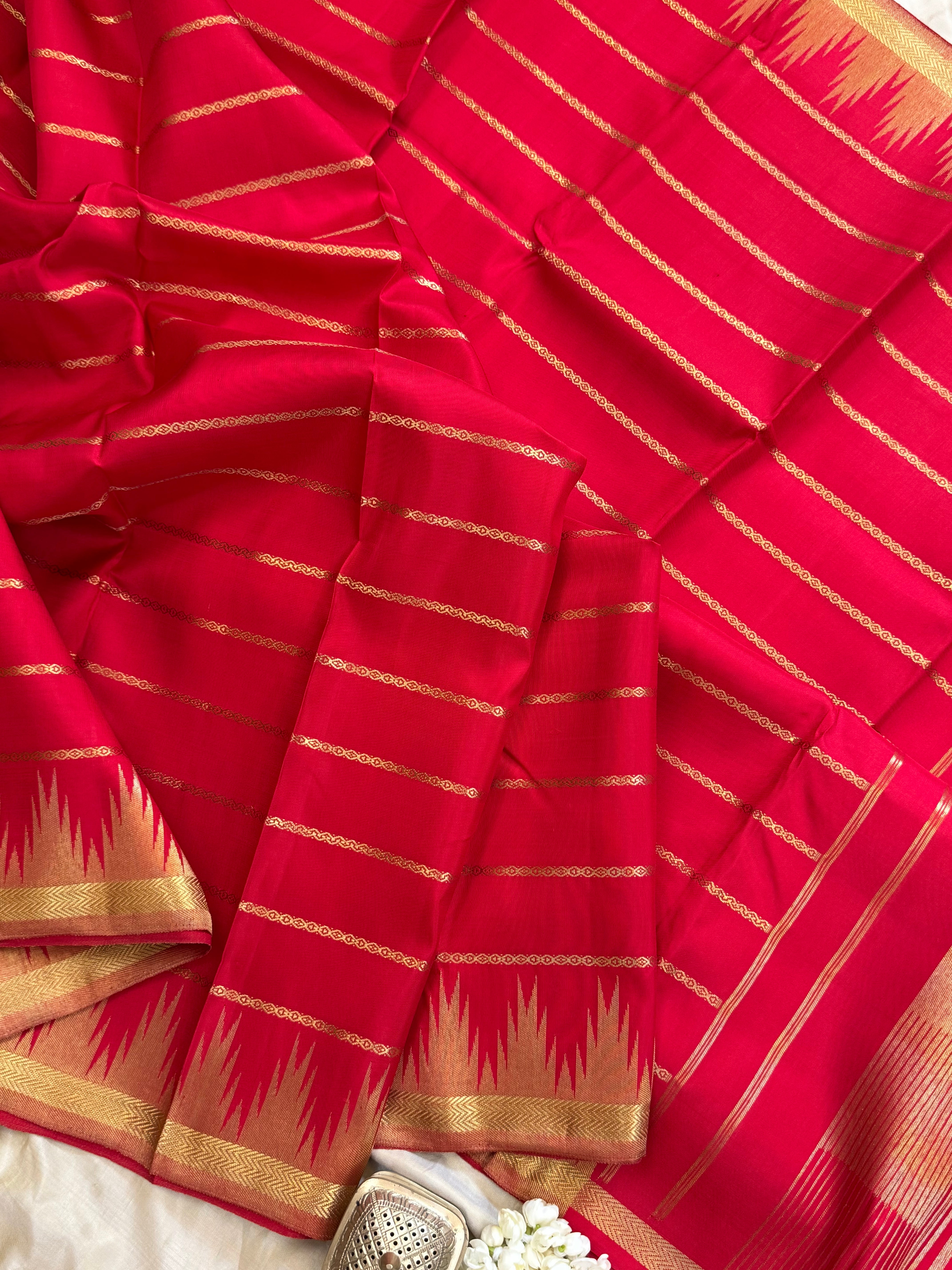 Red veldhari temple border/ Kanjipuram silk CL2166