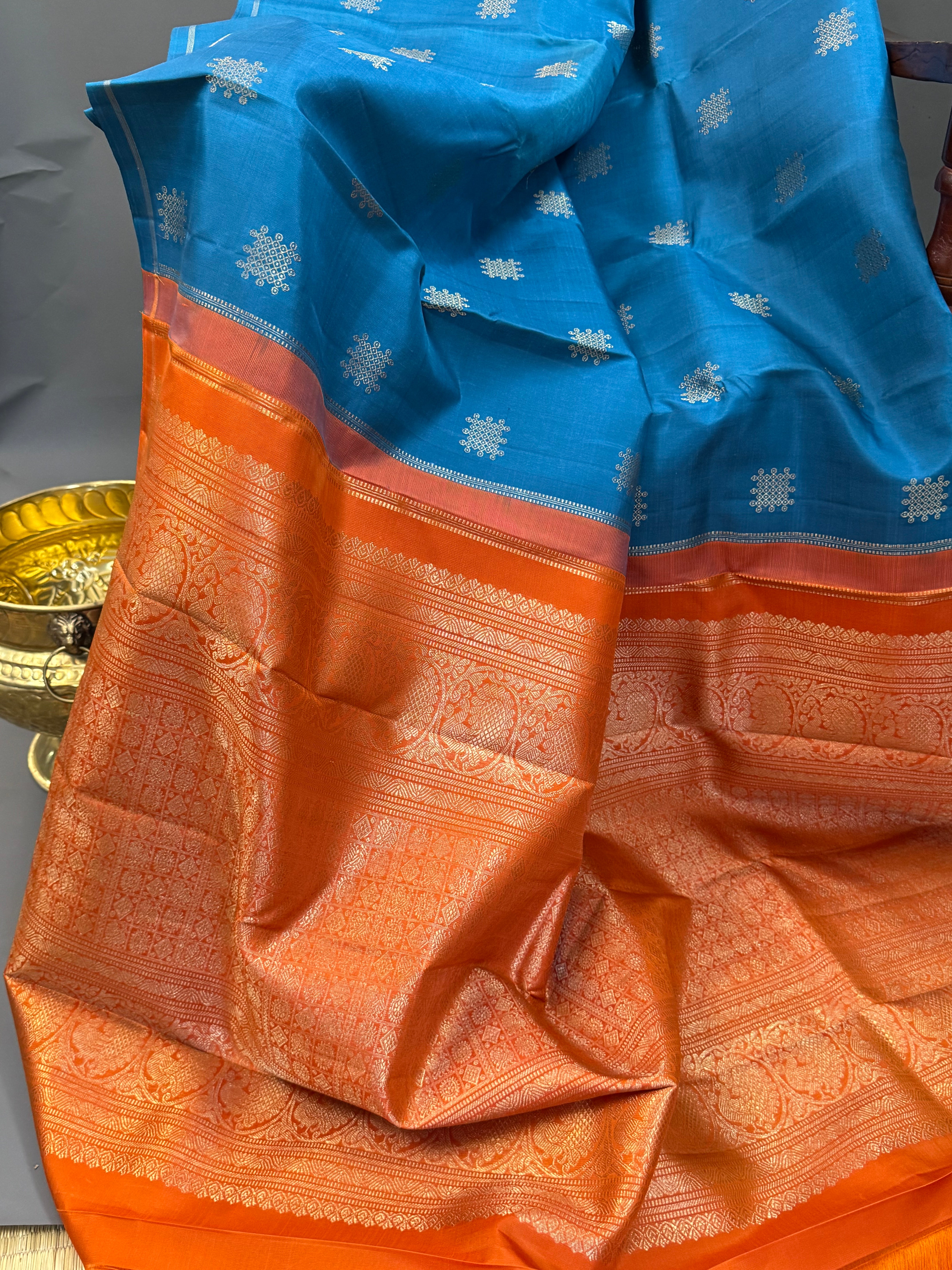 Teal blue Kolam Butta  Borderless kanjipuram silk saree