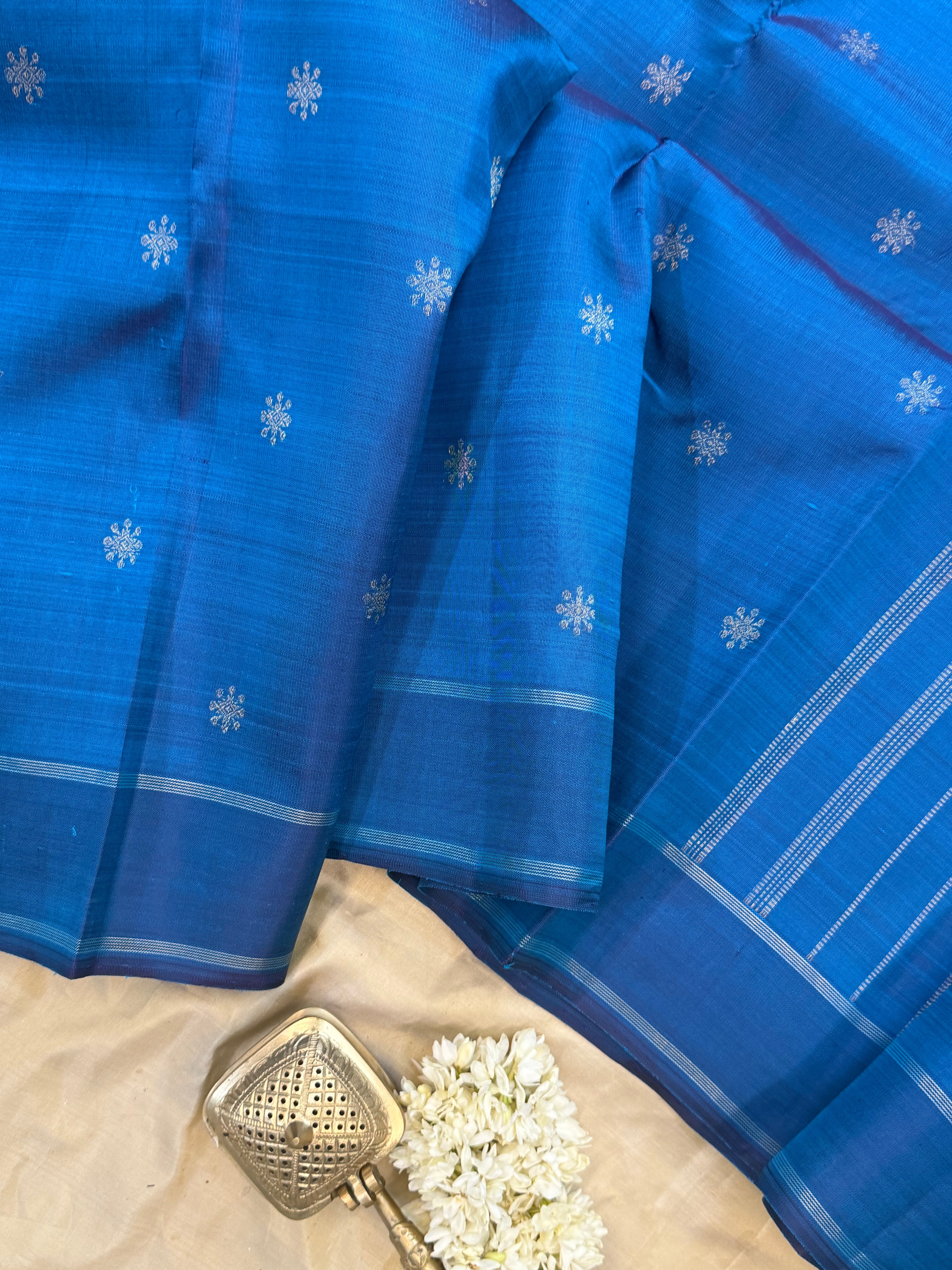 Double tone blue Kamalam Butta  pure Kanjipuram silk CL9798