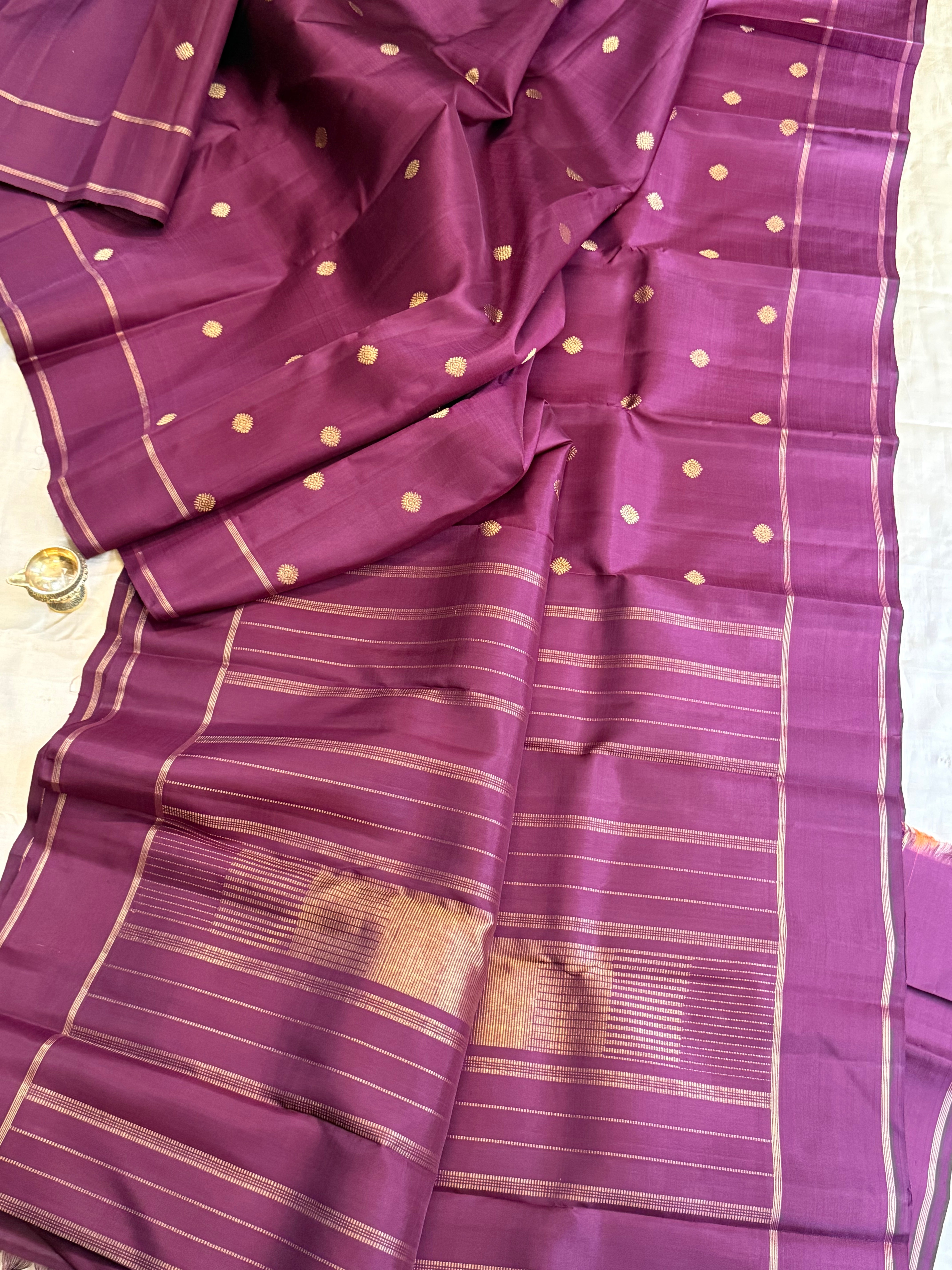 Paaku kamalam butta/ Kanjipuram Silk
