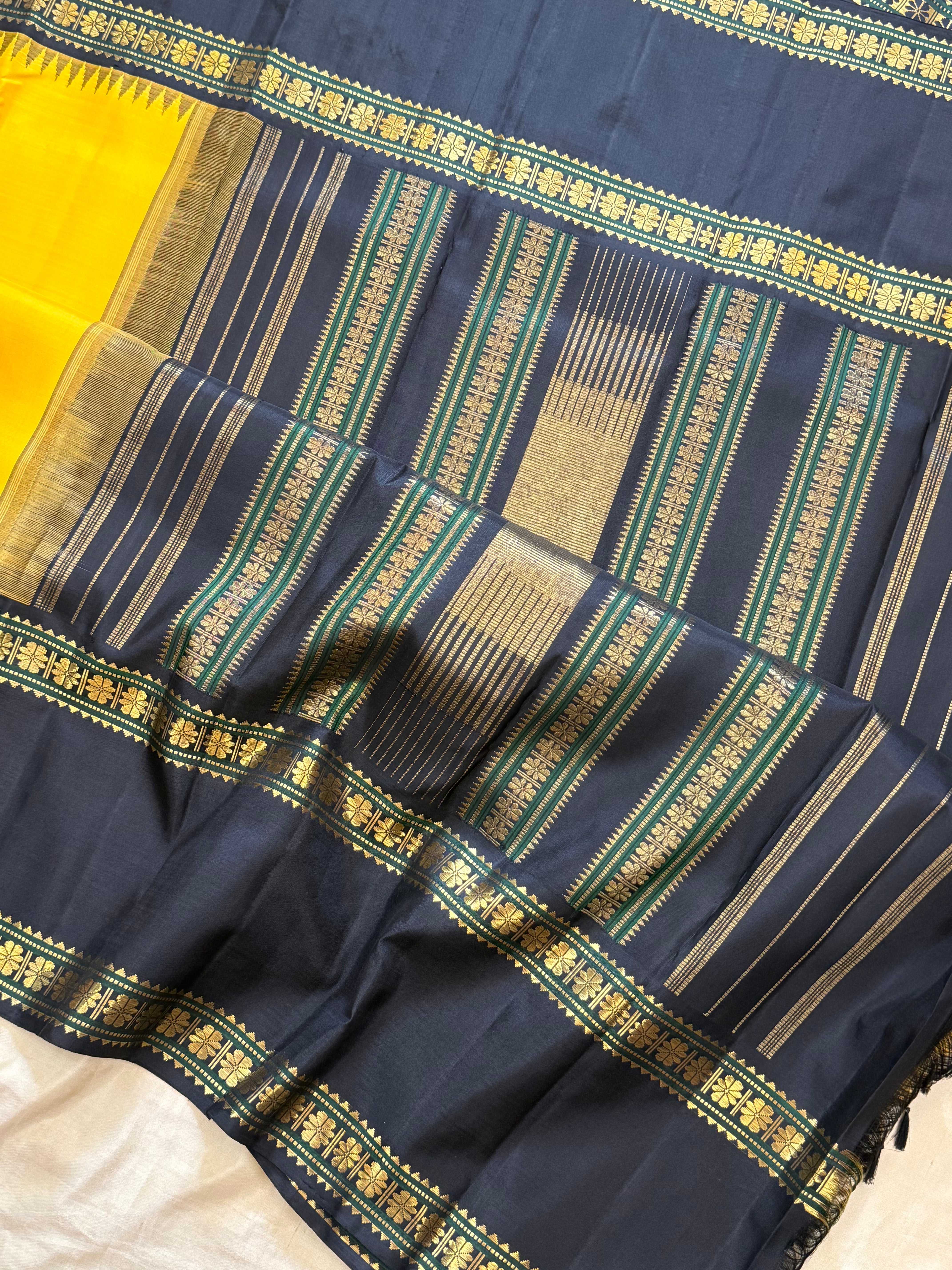 Yellow thread Butta / back retta pet temple Korvai/ kanjipuram silk/ CLSA10156