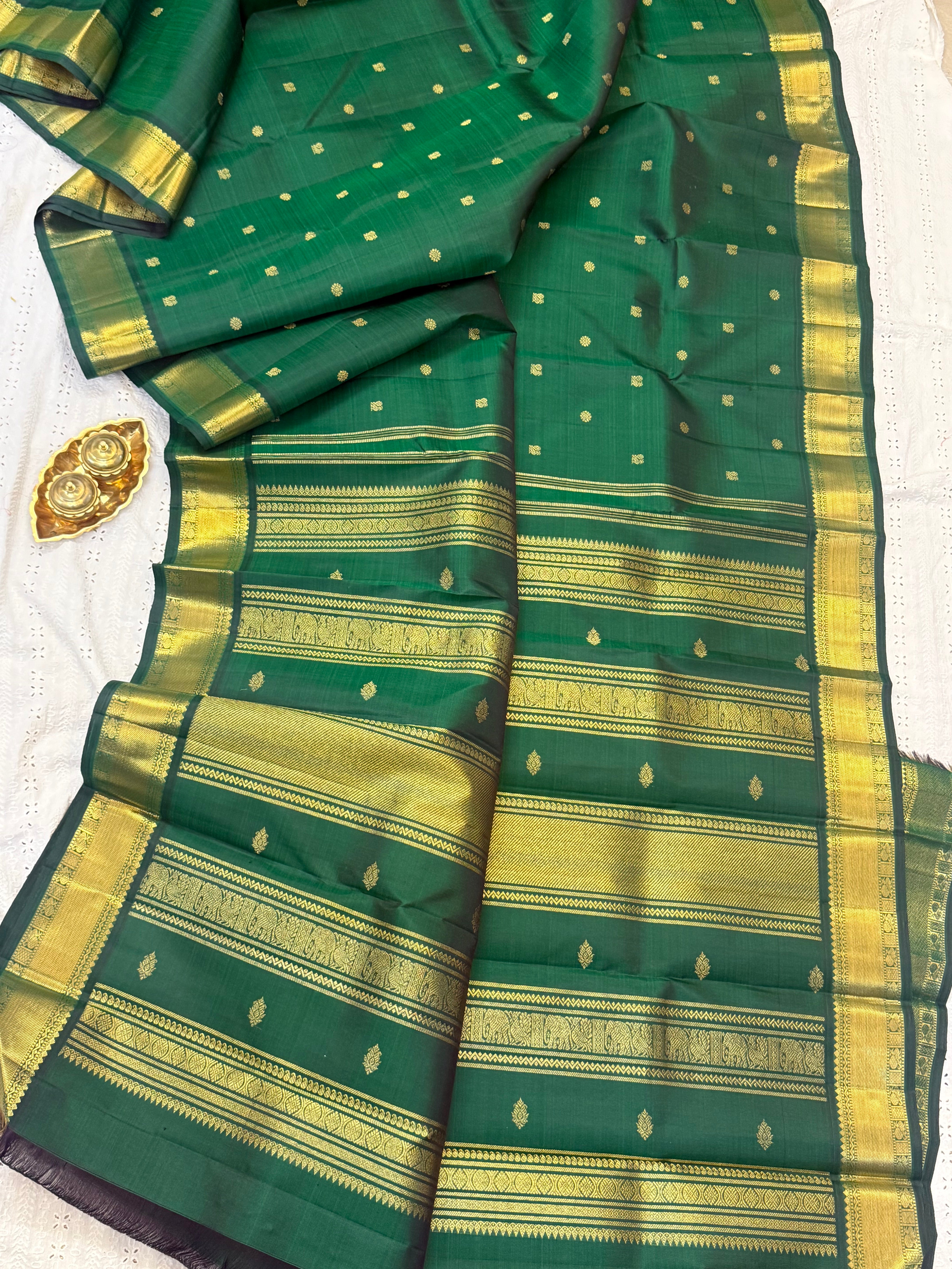 Forest green Annam and chakram Butta / kanjipuram silk saree CLSA10128