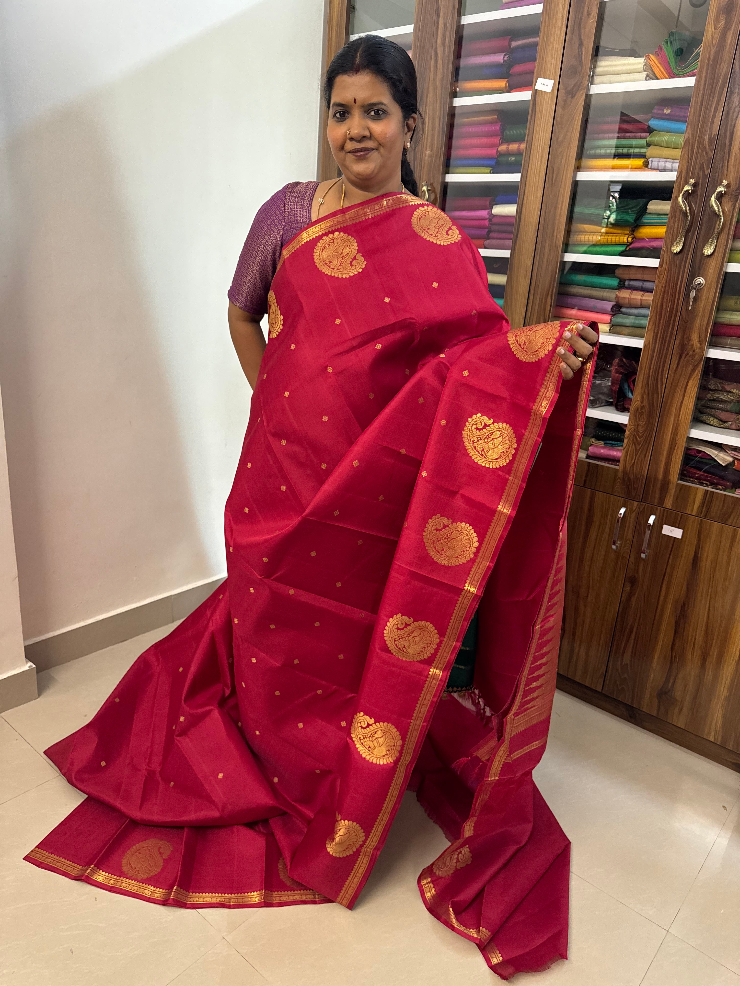 Adai woven red border kanjipuram silk
