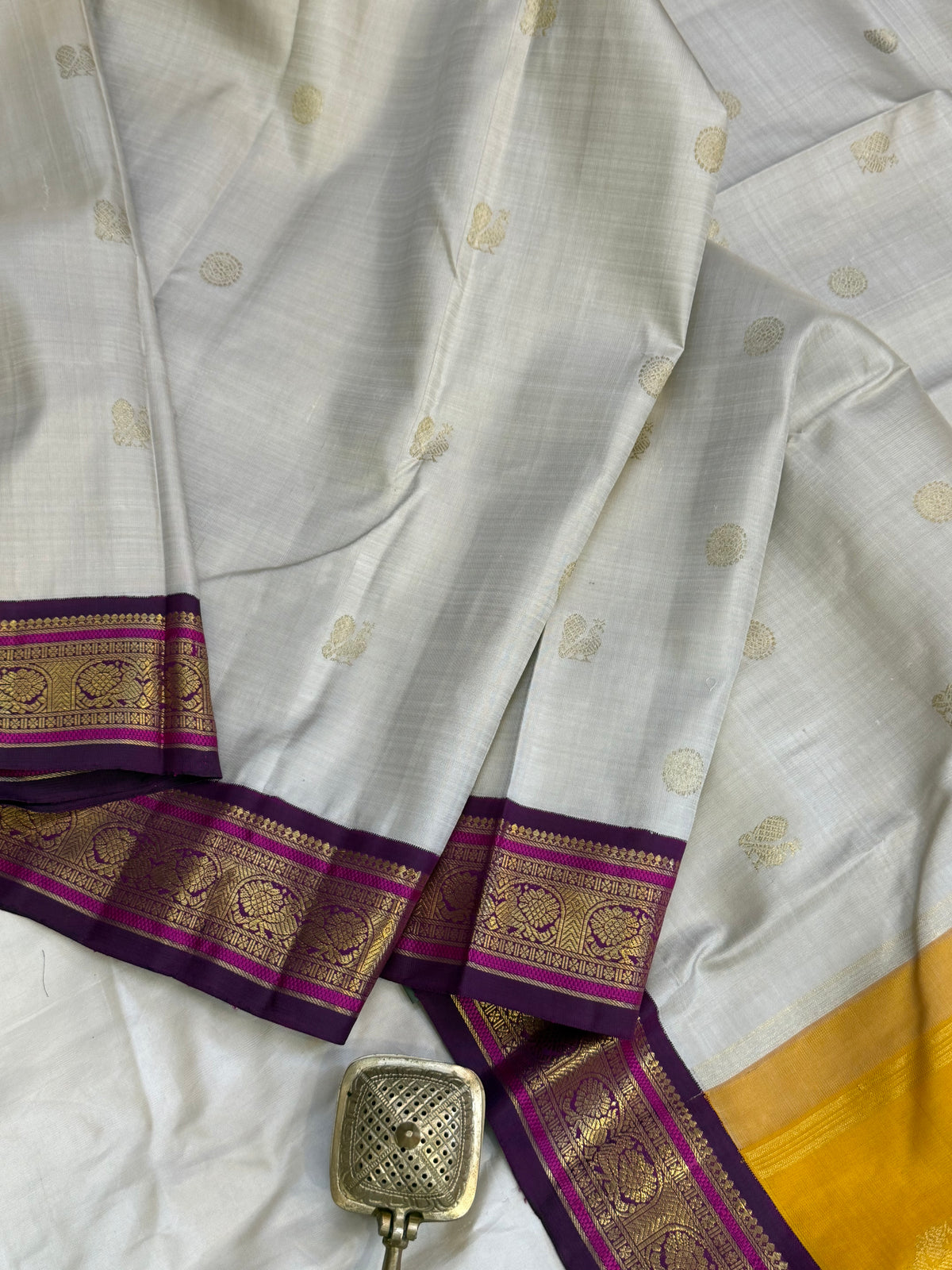 Offwhite shot silver shade and purple kai korvai double pallu / Kanjipuram silk CLSA12816