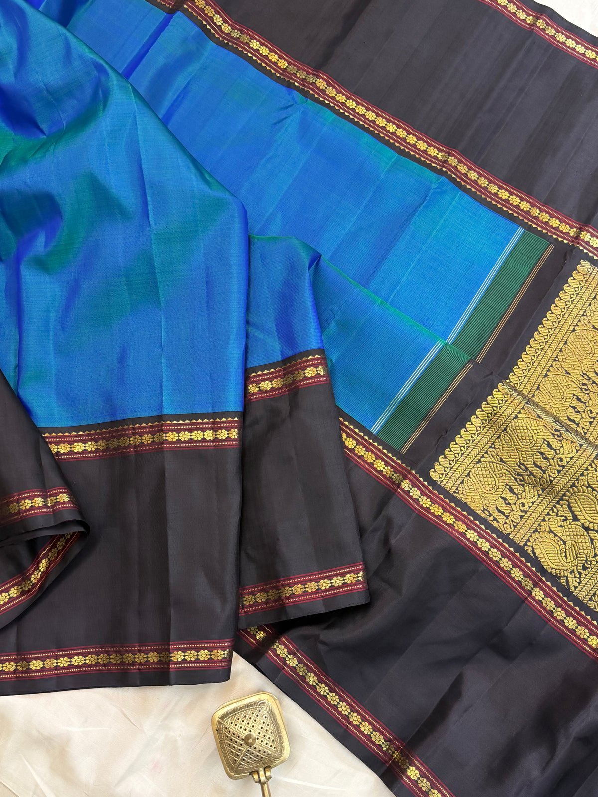 Long border adai palla Kai Korvai / pure Zari Kanjipuram silk