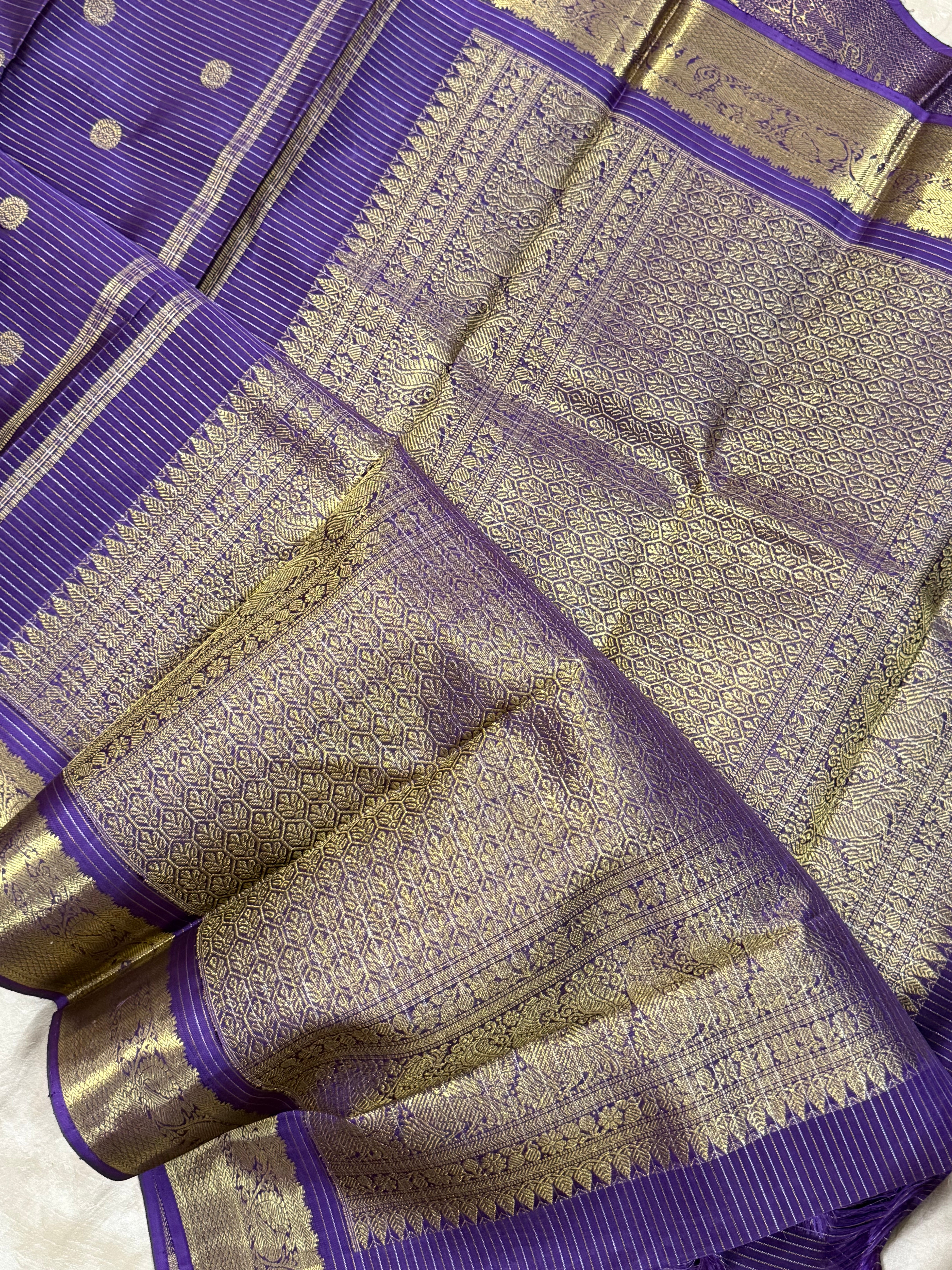 Aubergine thantikambi silver and gold zari lines and round butta/ Kanjipuram silk