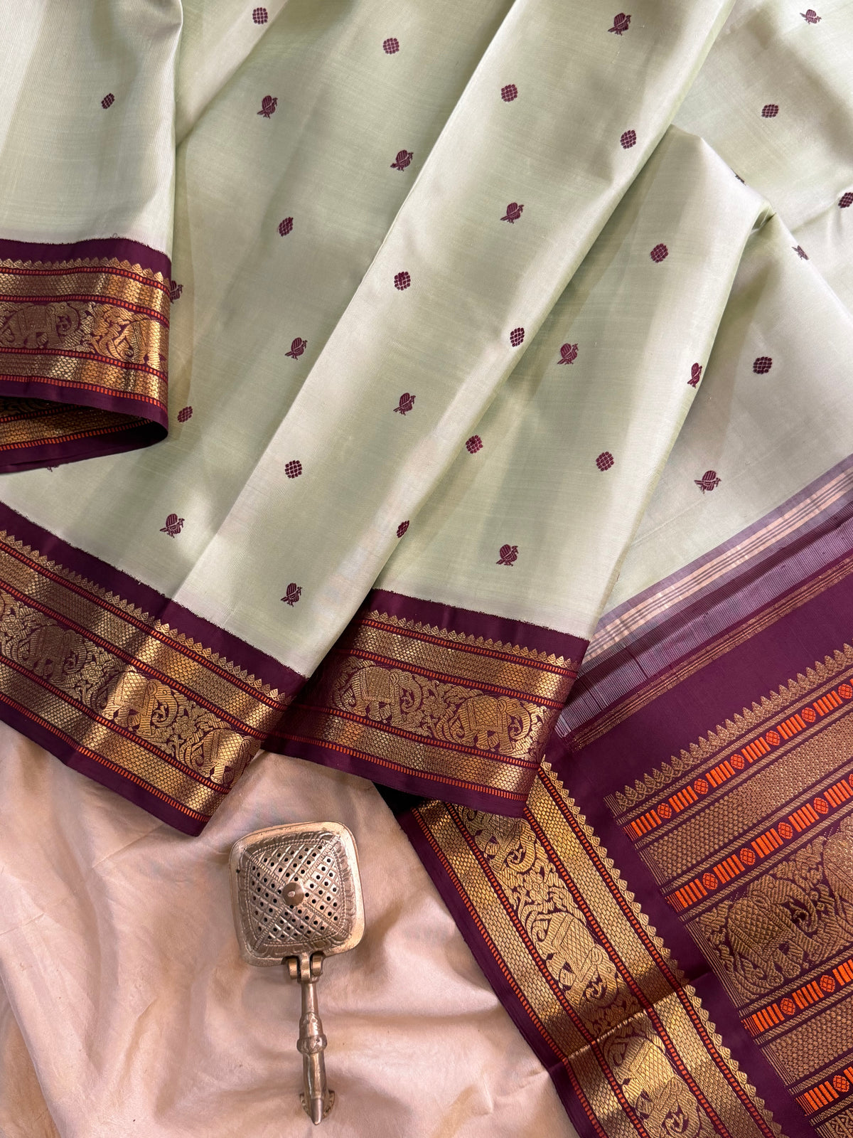 Pista green  Kai Korvai - pure Zari Kanjipuram silk