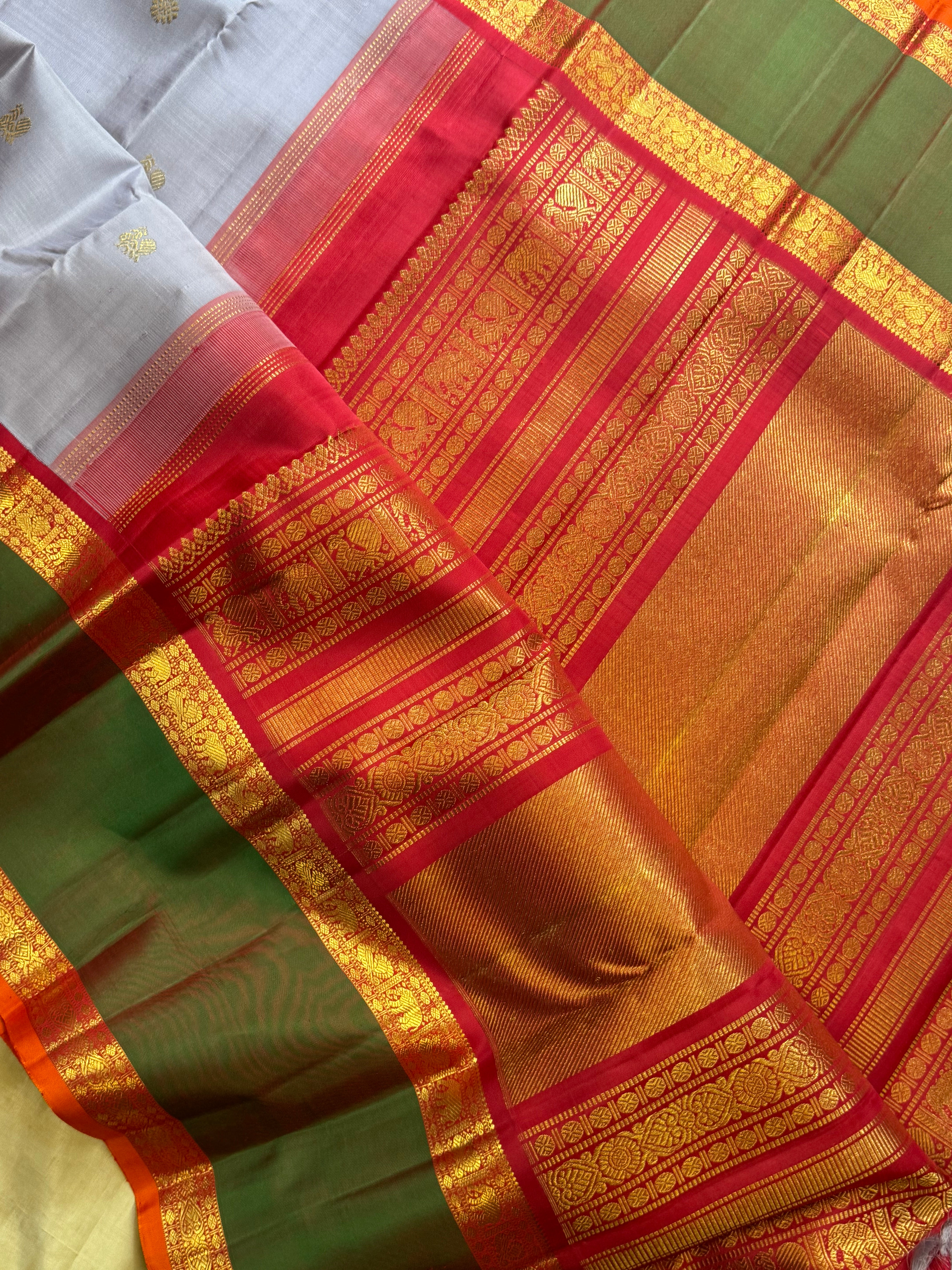 Light lavender Korvai / Kanjipuram silk
