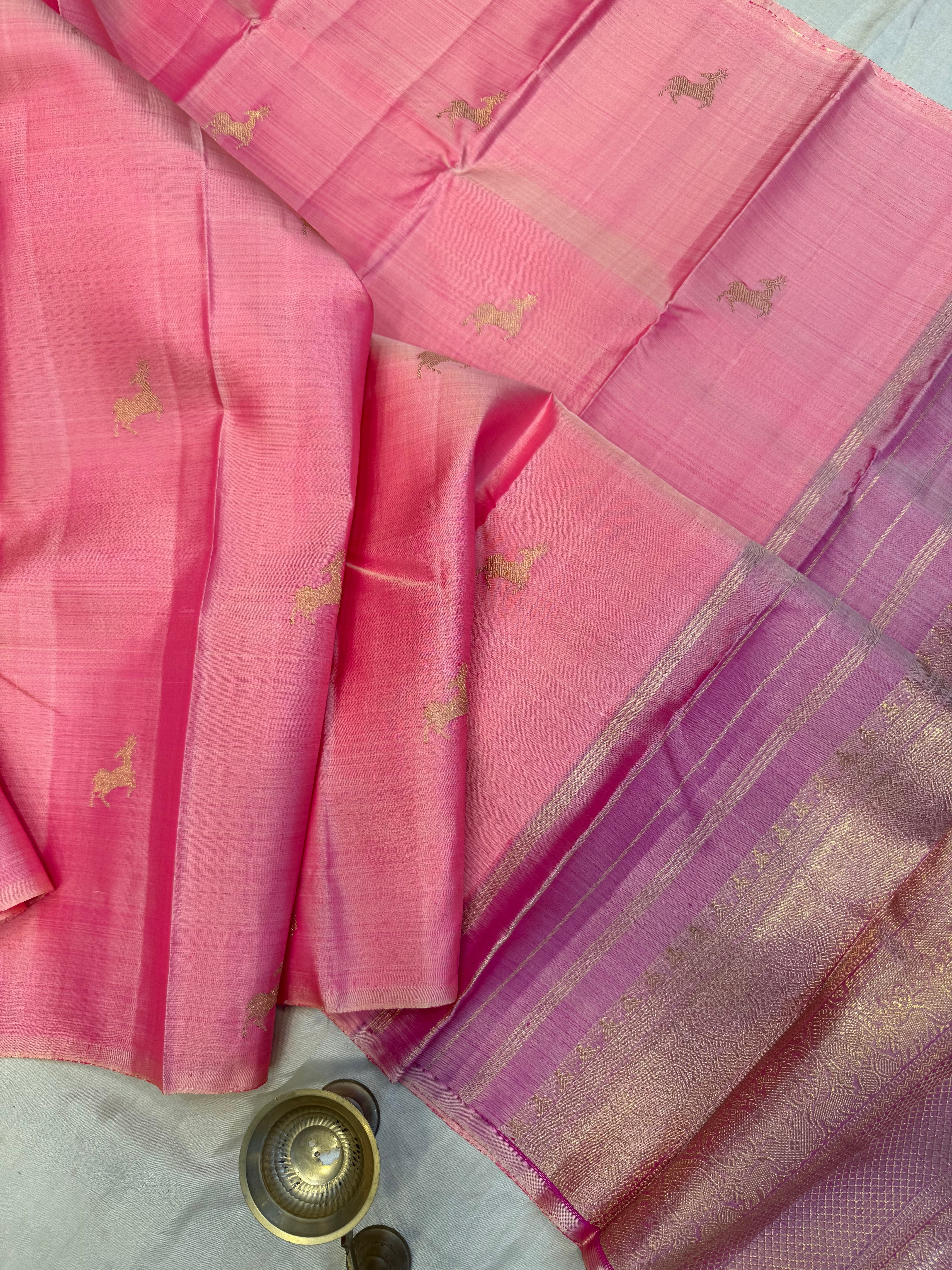 Pink maan butta borderless/ Kanjipuram silk