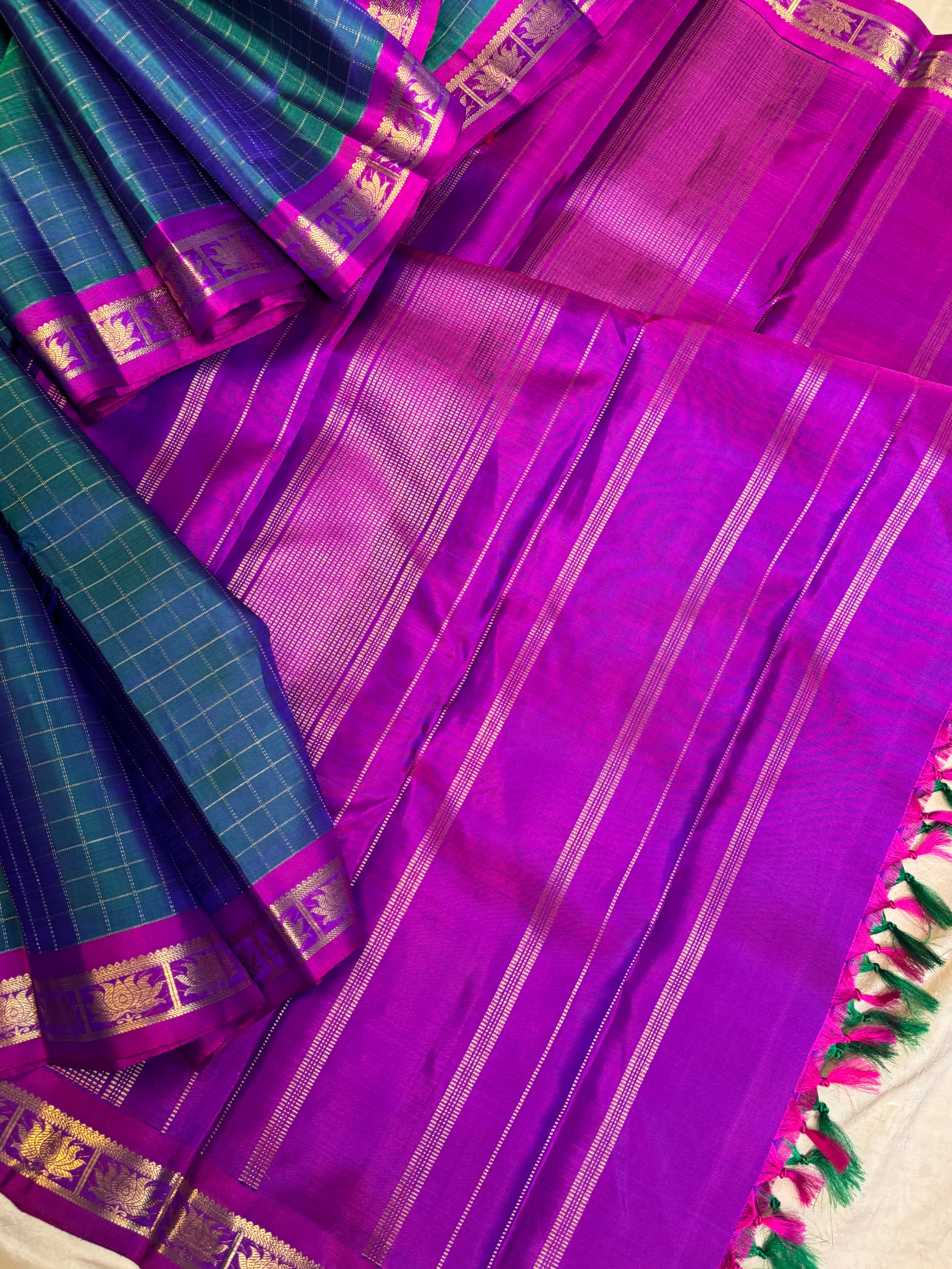 Mayilkazhuthu Zari Kattam / Kanjipuram silk