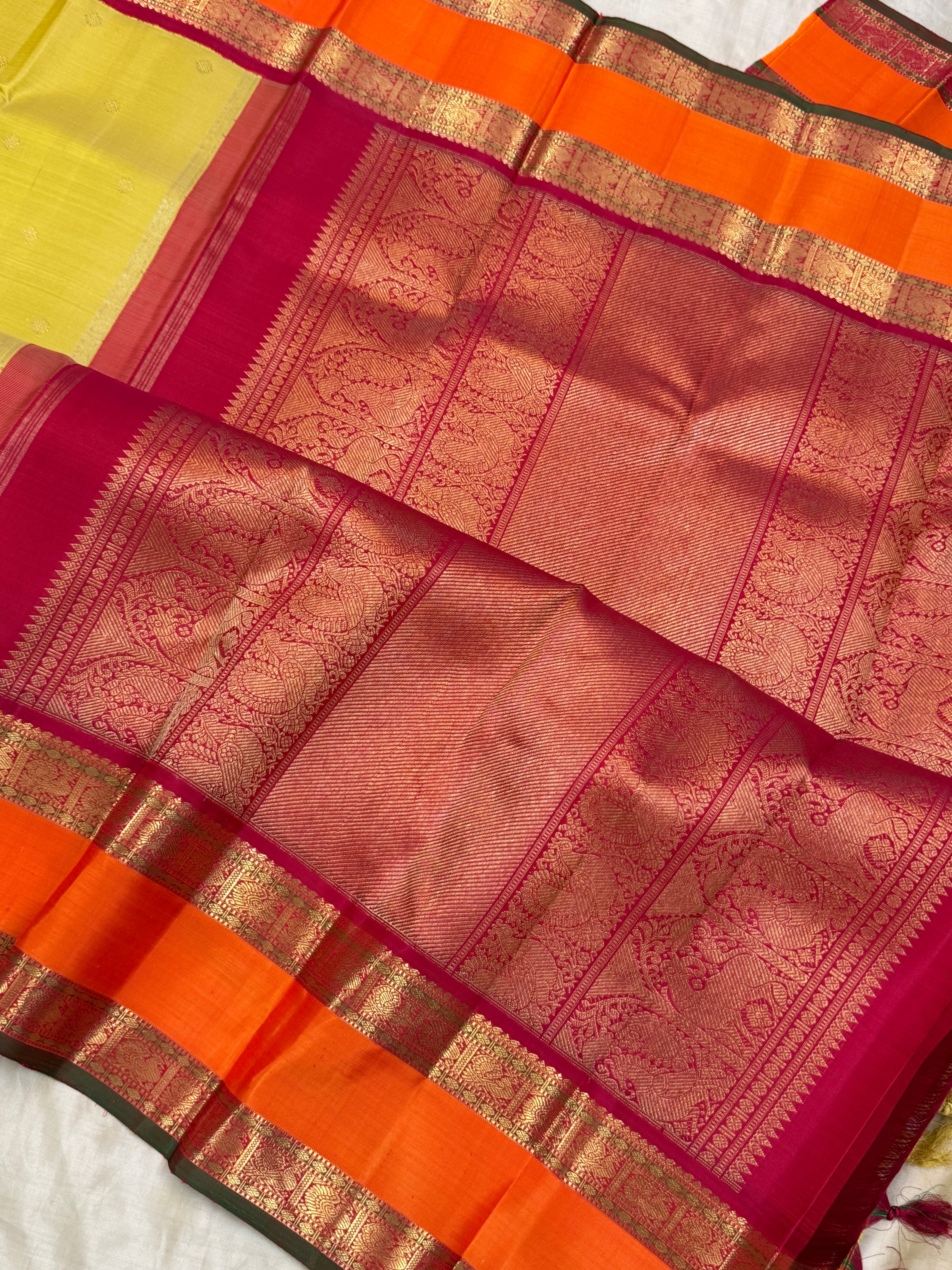 Light pastel yellow retta pet Korvai  Kanjipuram silk