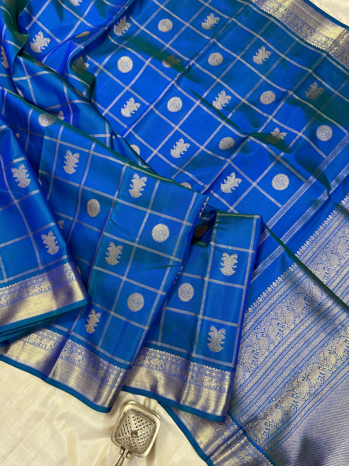 Peacock body with pure Zari irutalaipakshi and chakram Kattam butta /kanjipuram silk saree clsa 10587